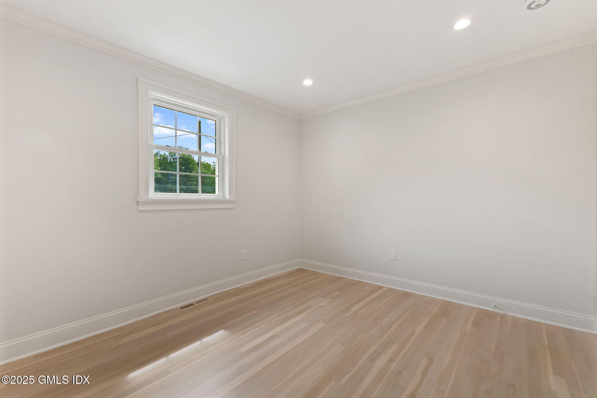 64 AMHERST Place