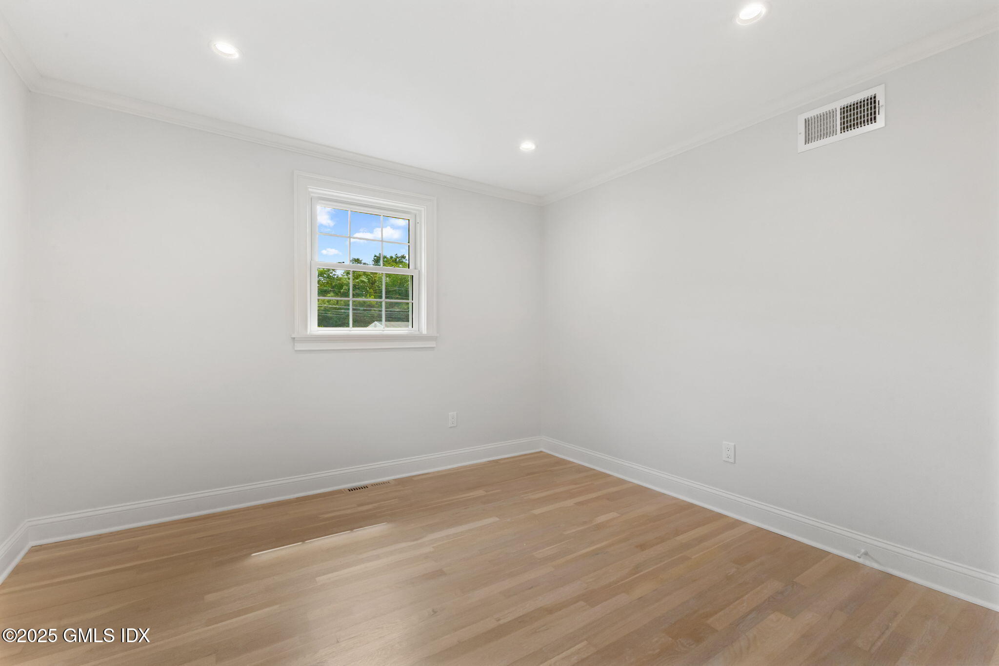 64 AMHERST Place