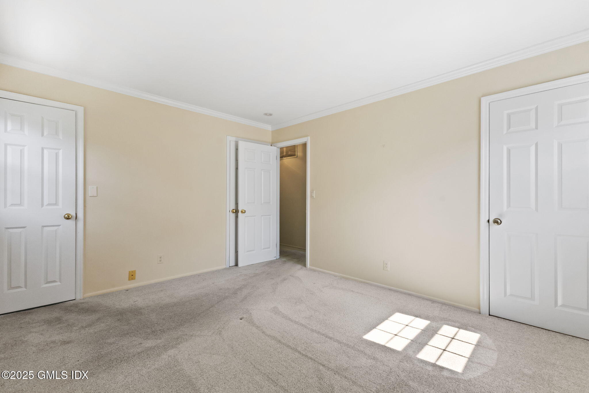 24 Guilford Lane