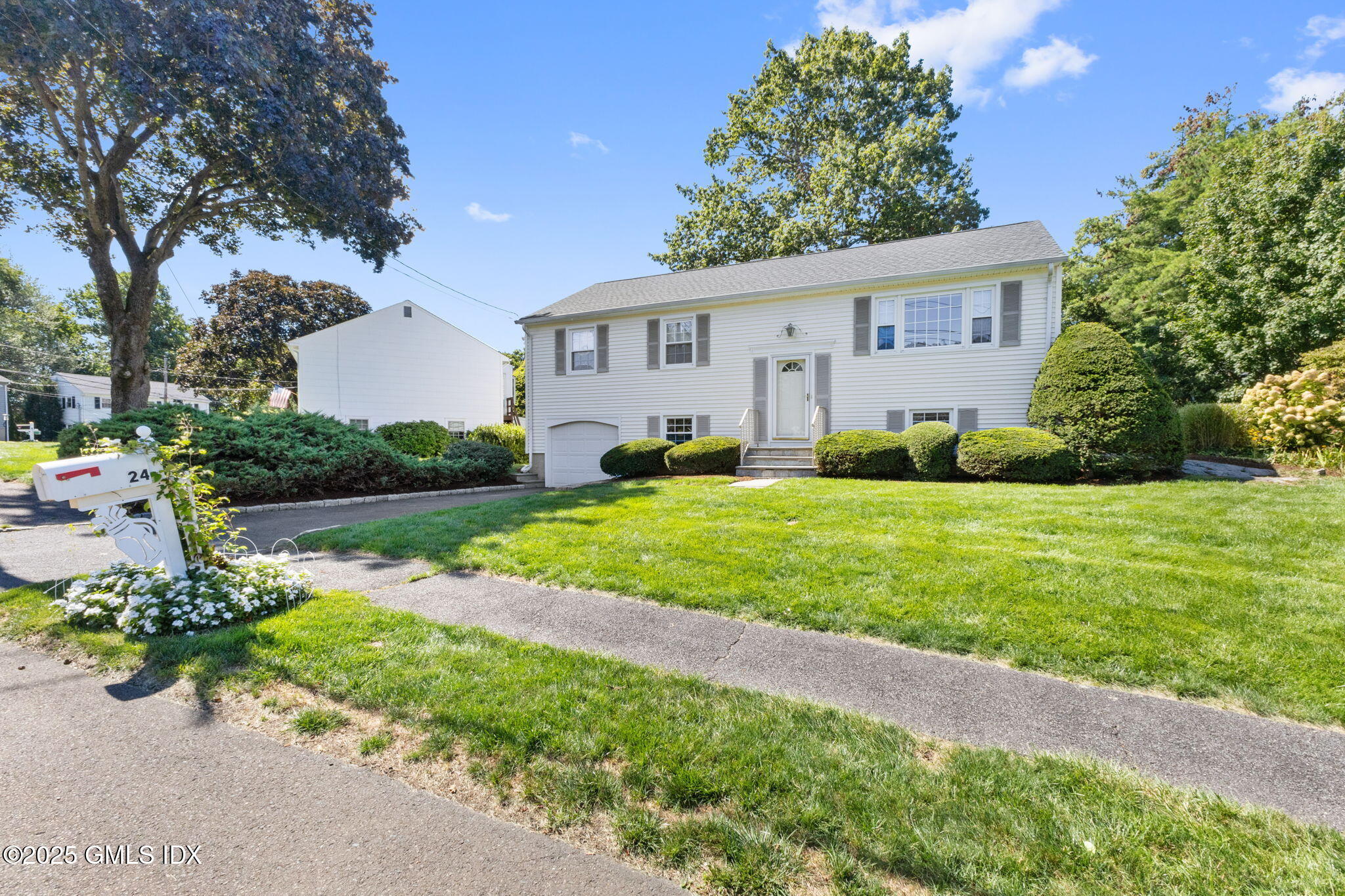 24 Guilford Lane