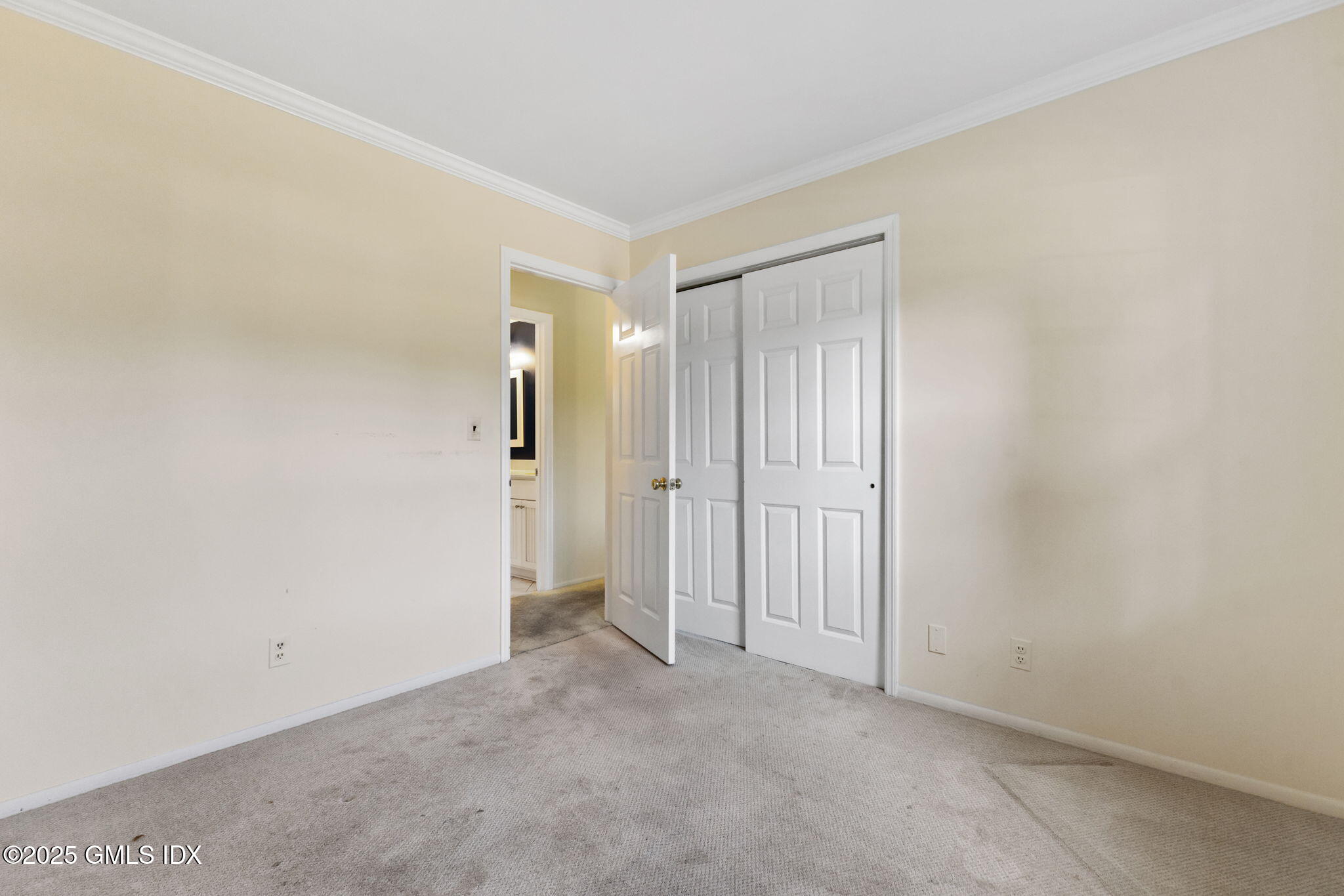 24 Guilford Lane