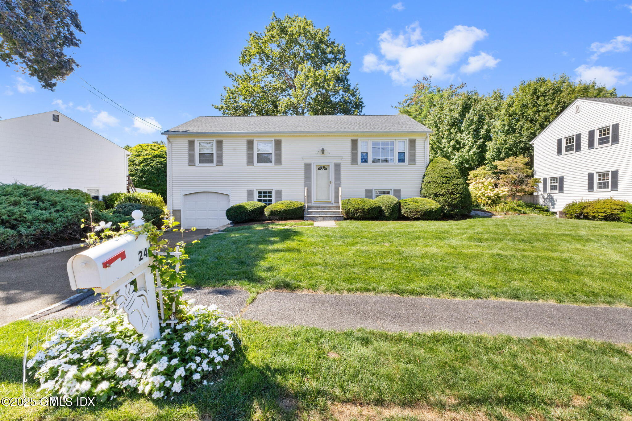 24 Guilford Lane