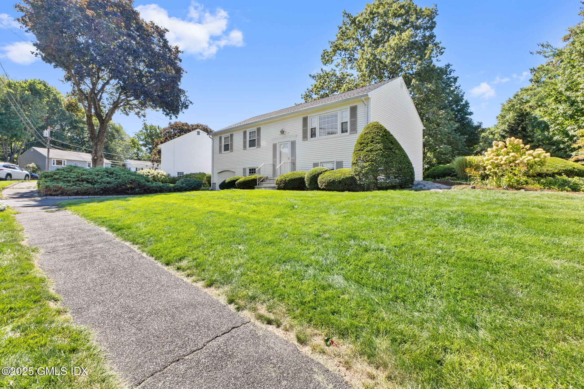 24 Guilford Lane