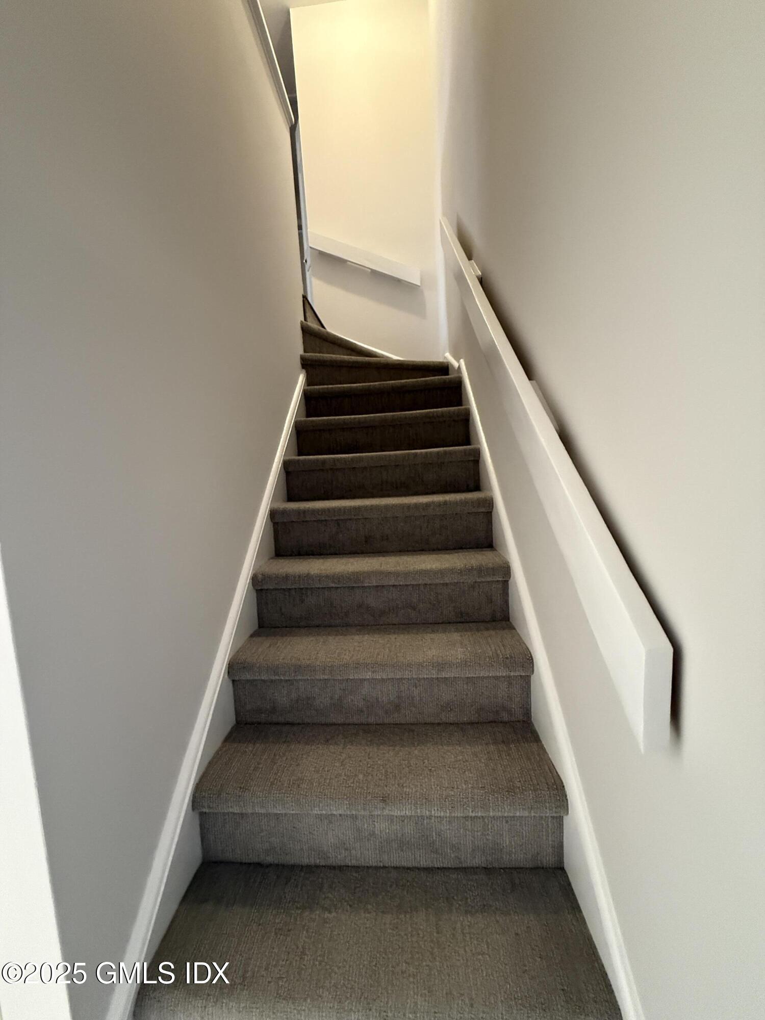 1465 E Putnam Avenue 326