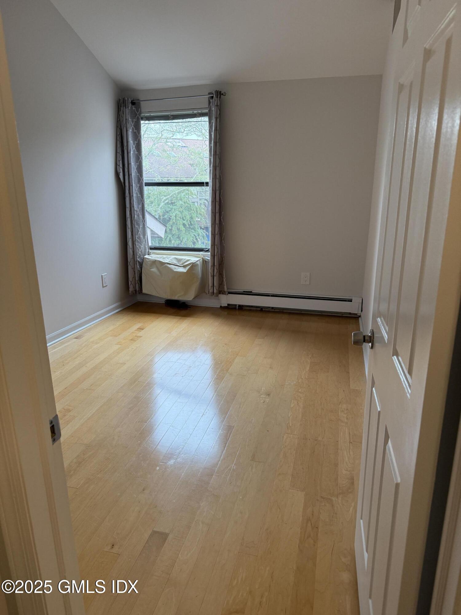 1465 E Putnam Avenue 326