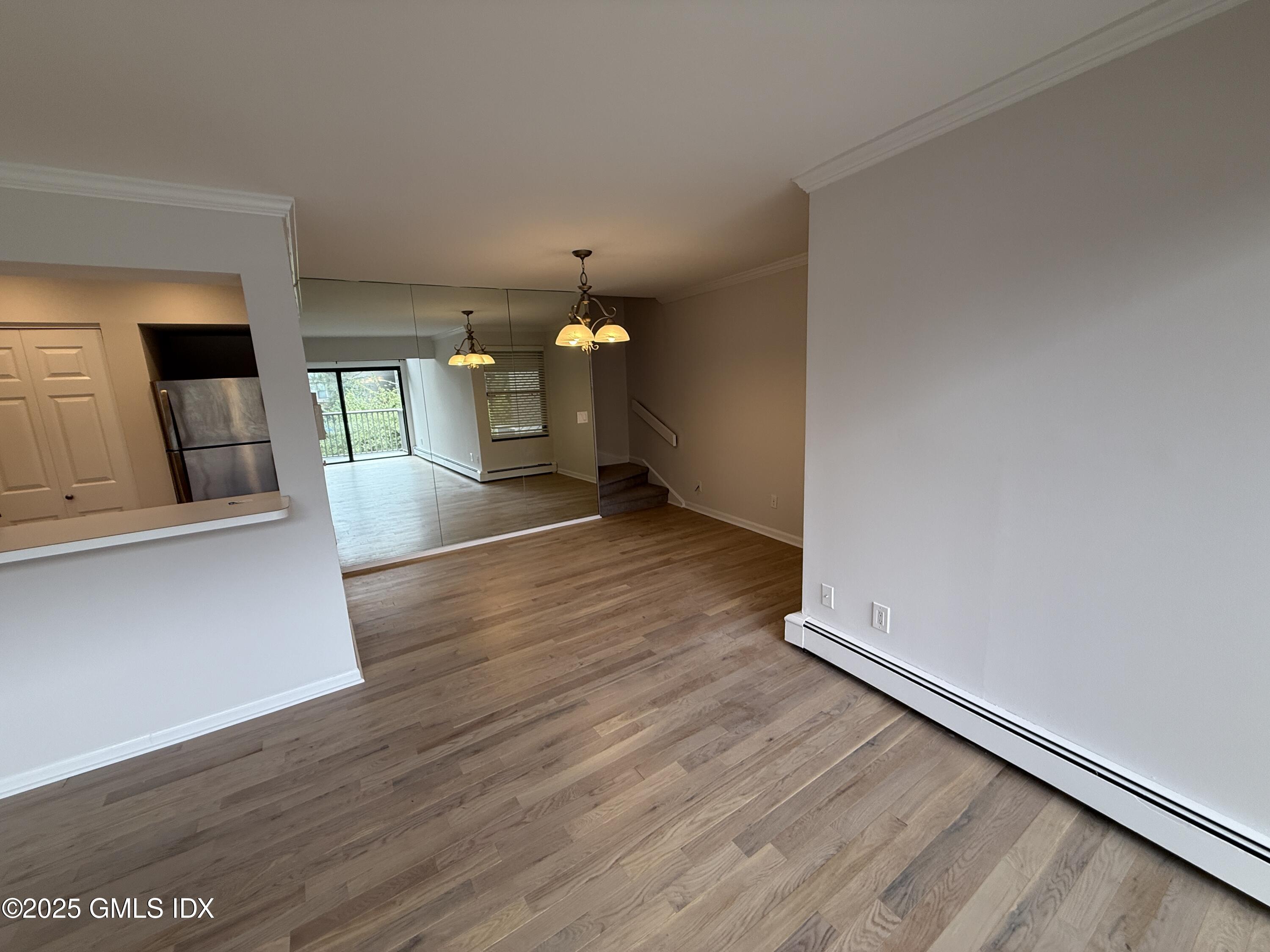 1465 E Putnam Avenue 326