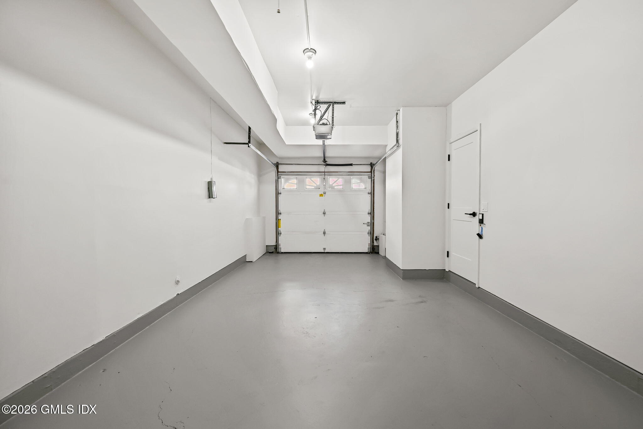 115 River Road 7