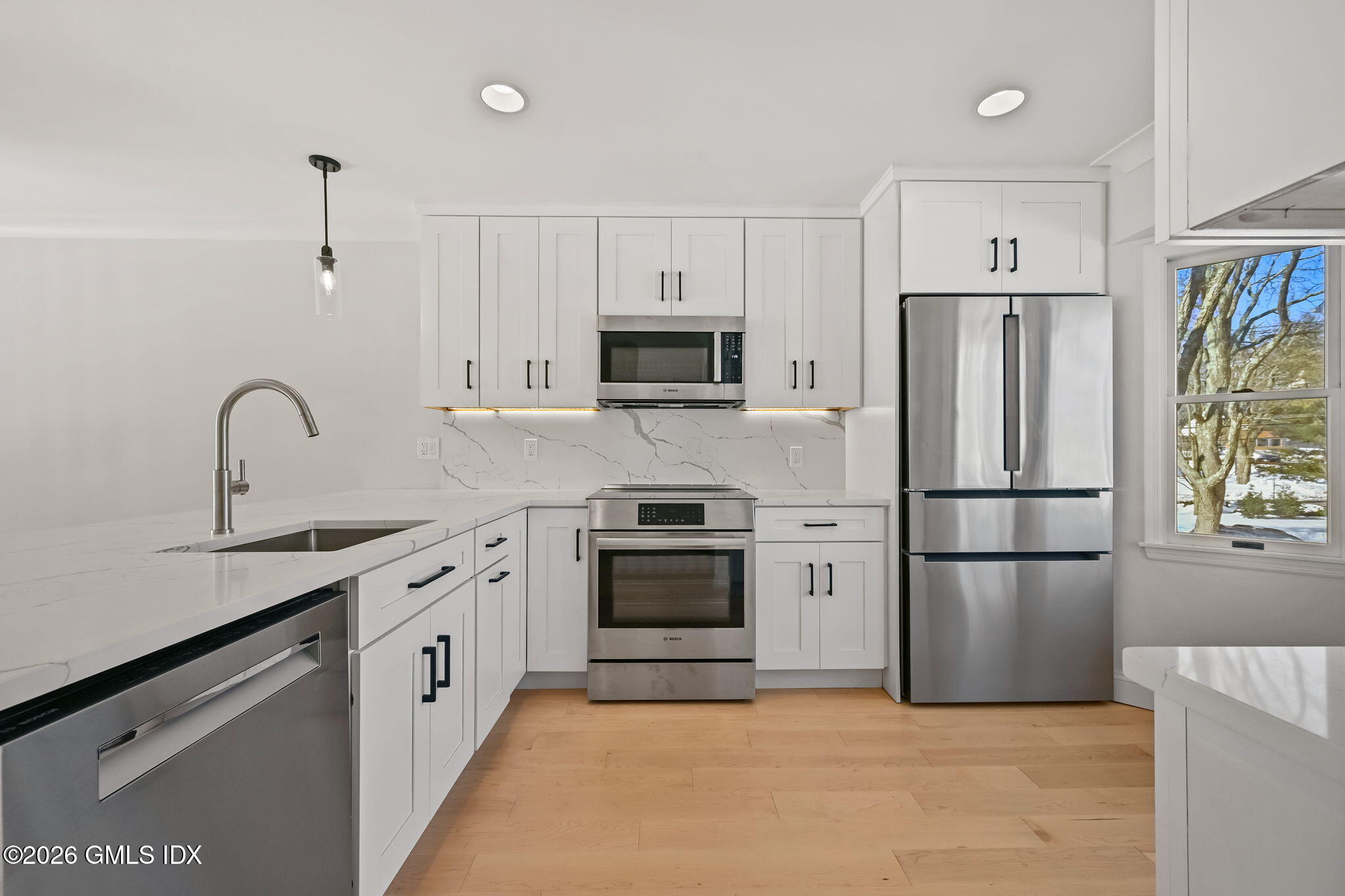115 River Road 7