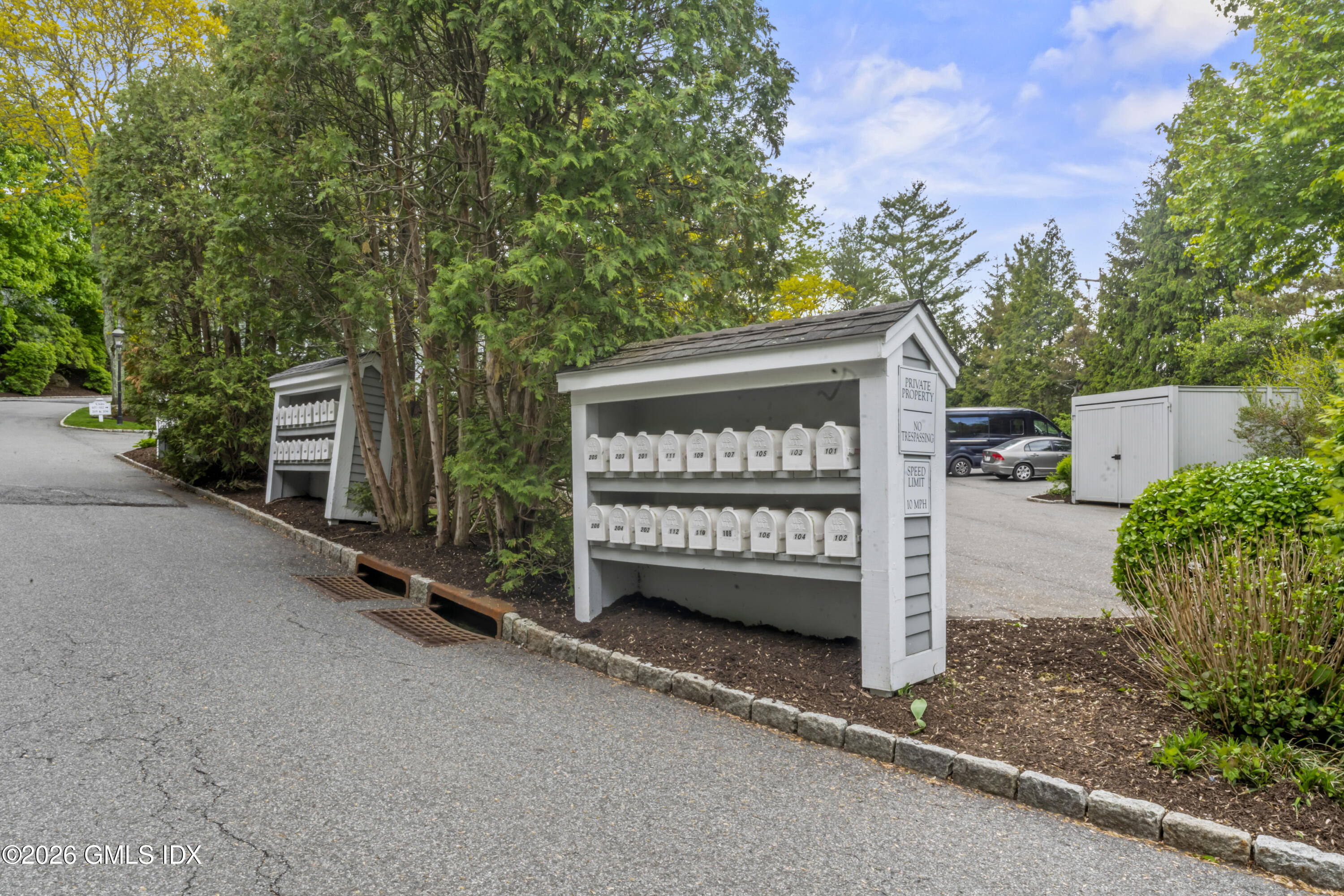 351 Pemberwick Road APT 818