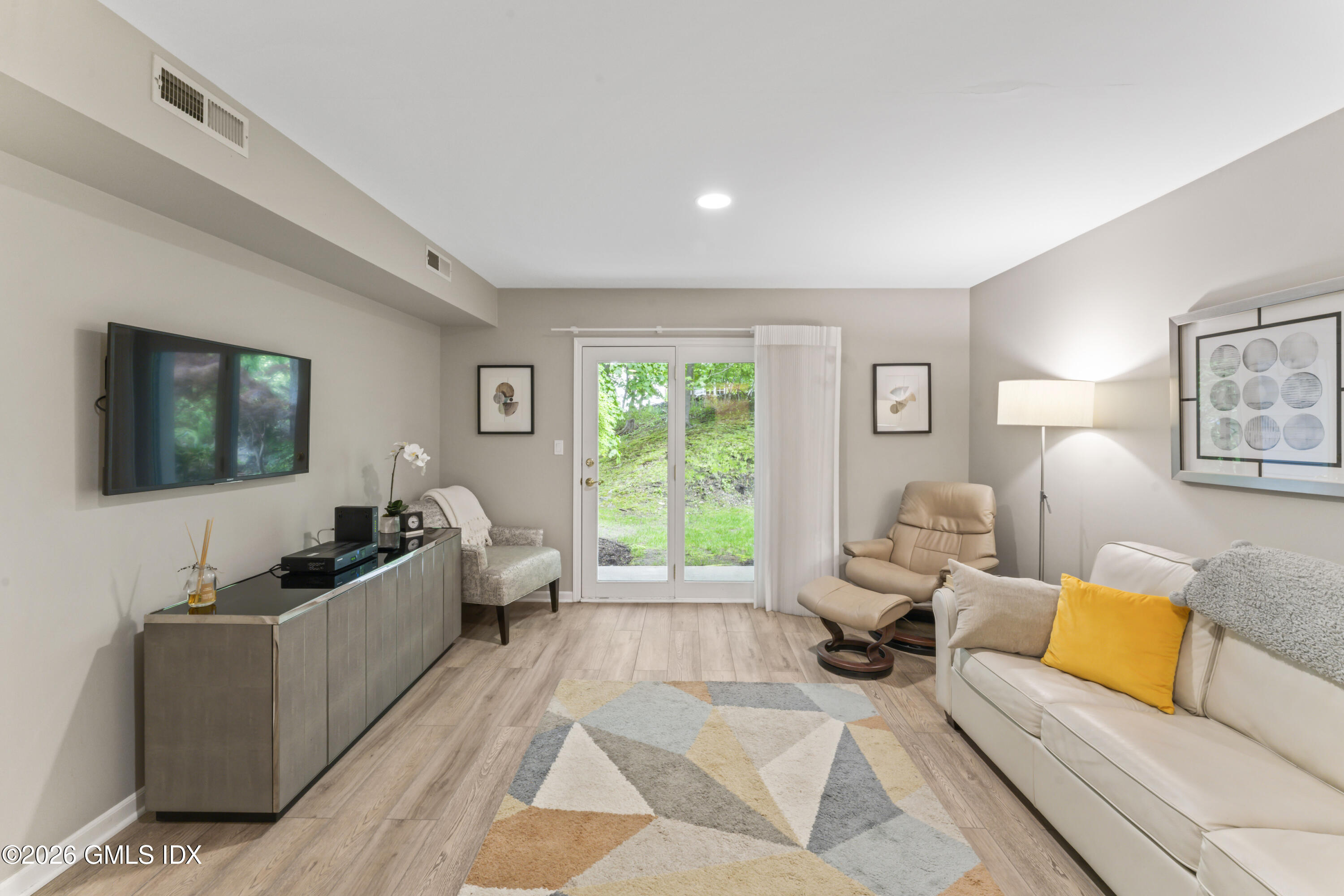 351 Pemberwick Road APT 818