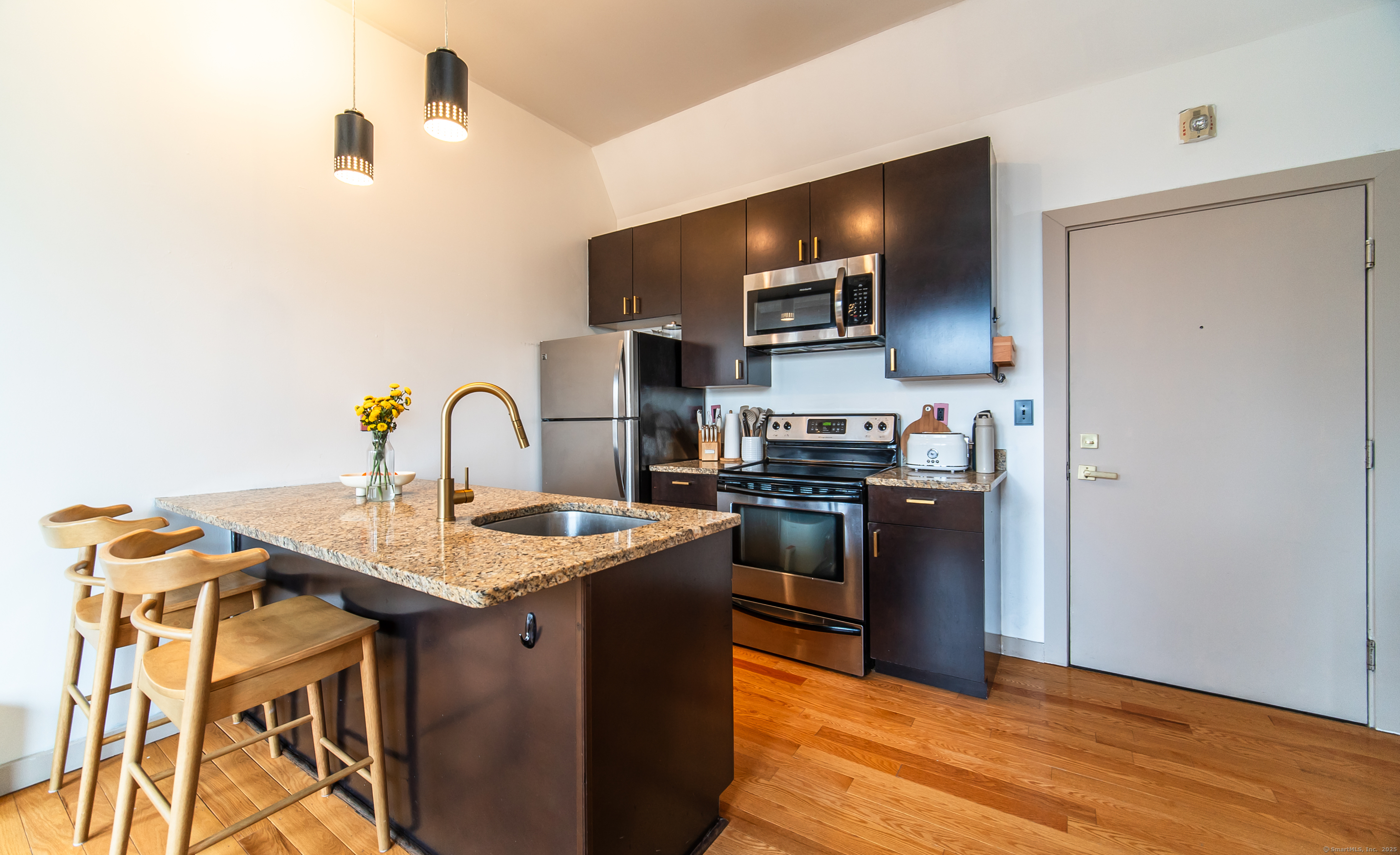 881 Lafayette Boulevard 4J