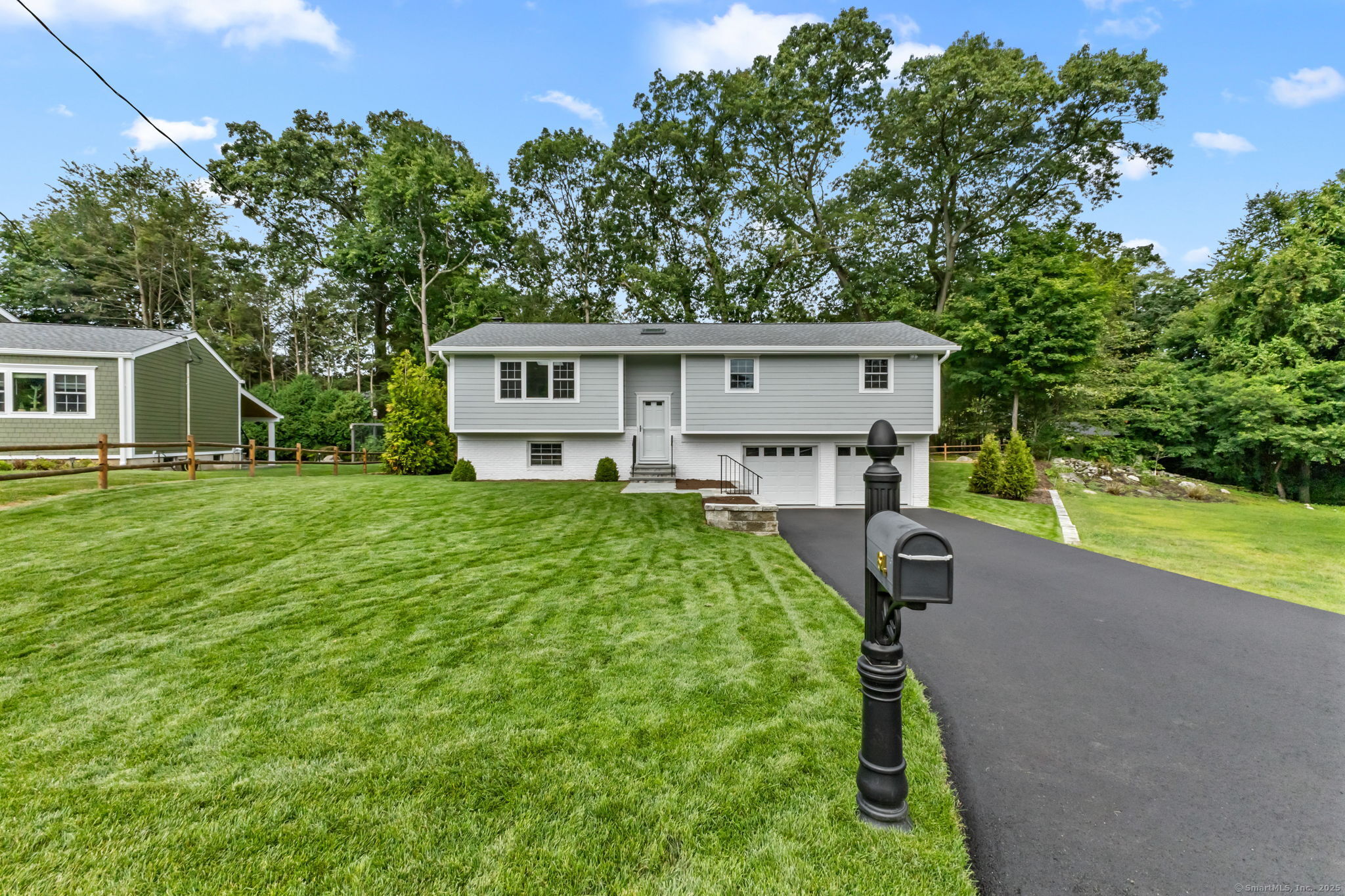64 Amherst Place