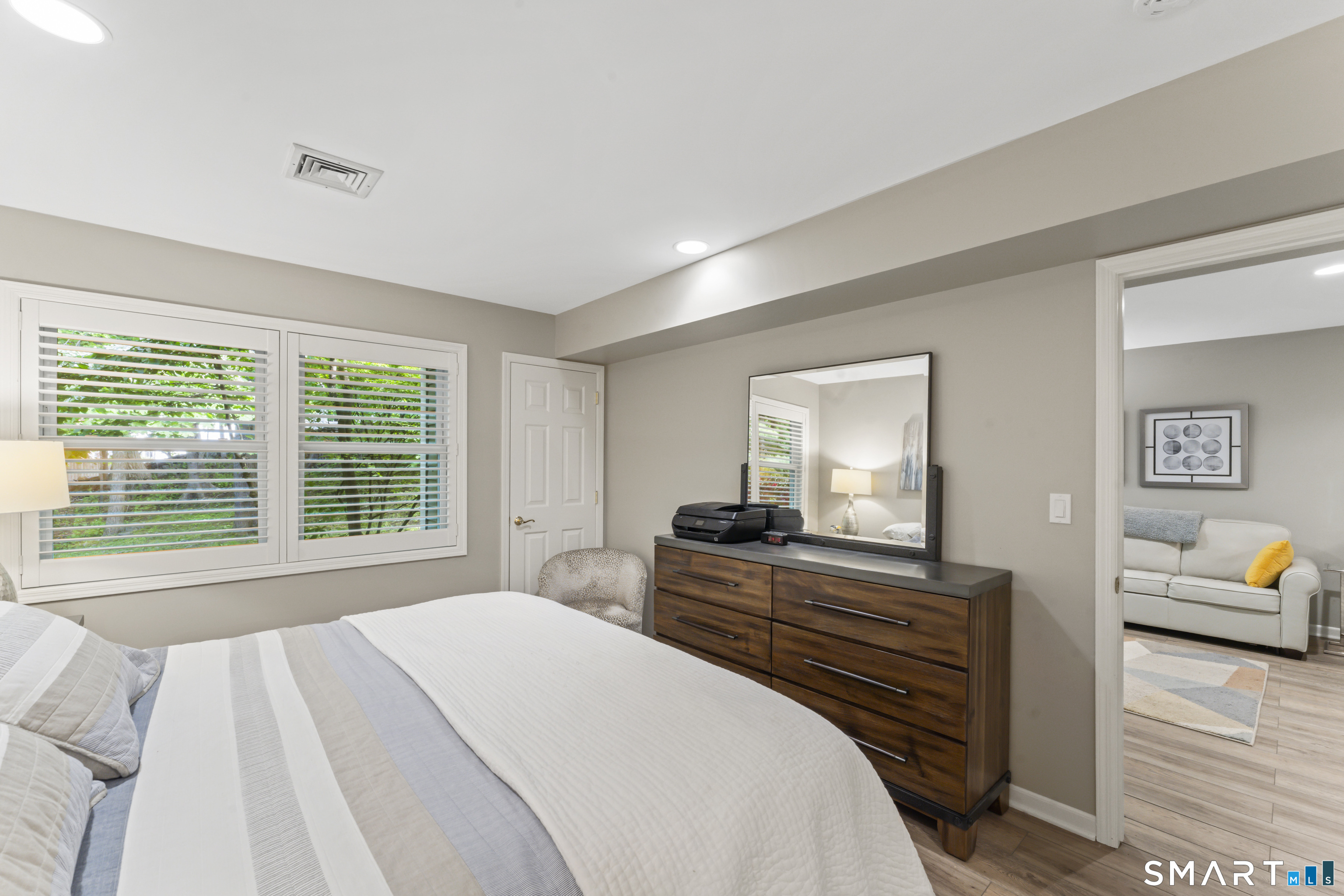351 Pemberwick Road 818