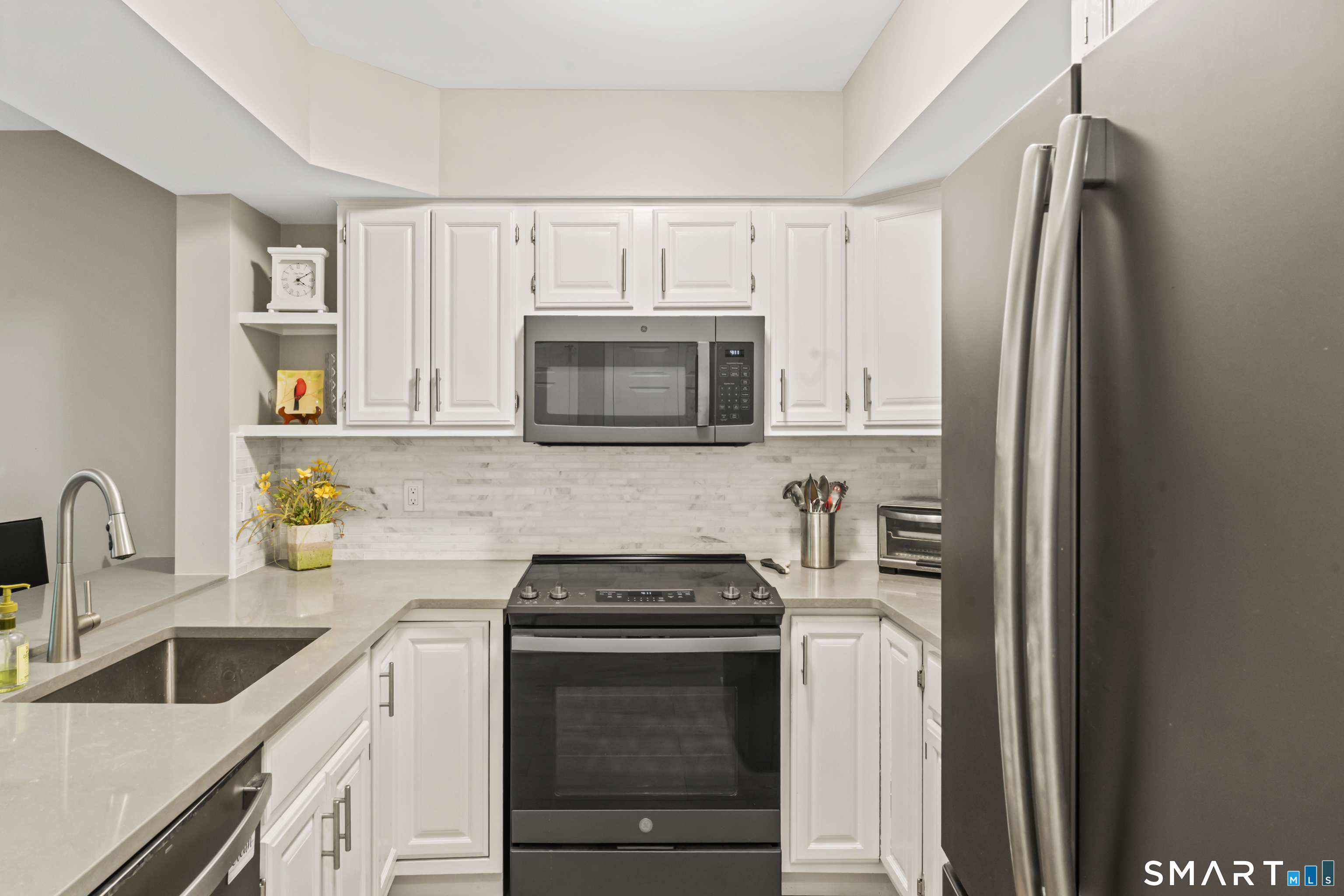 351 Pemberwick Road 818