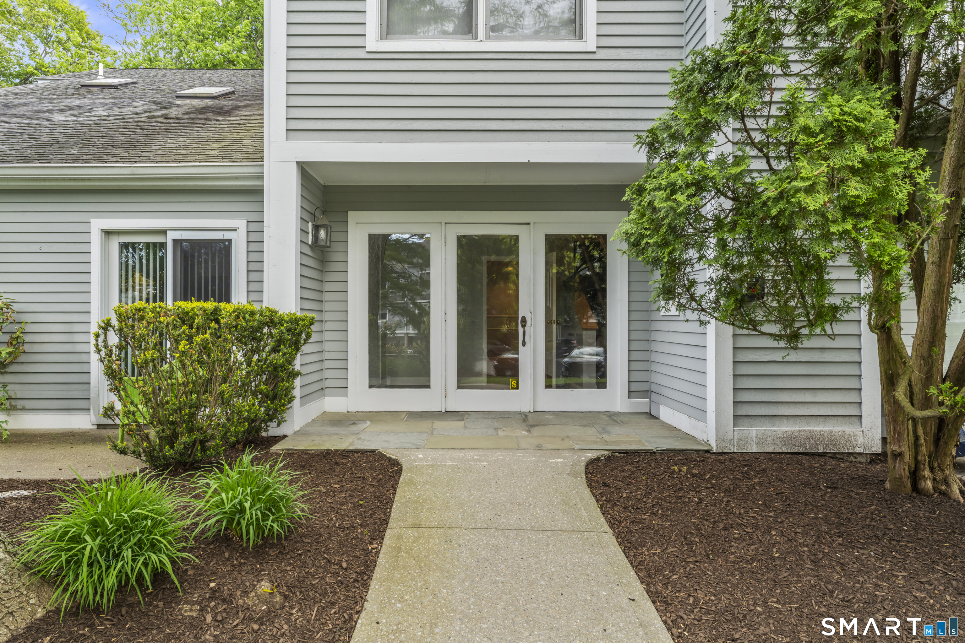 351 Pemberwick Road 818
