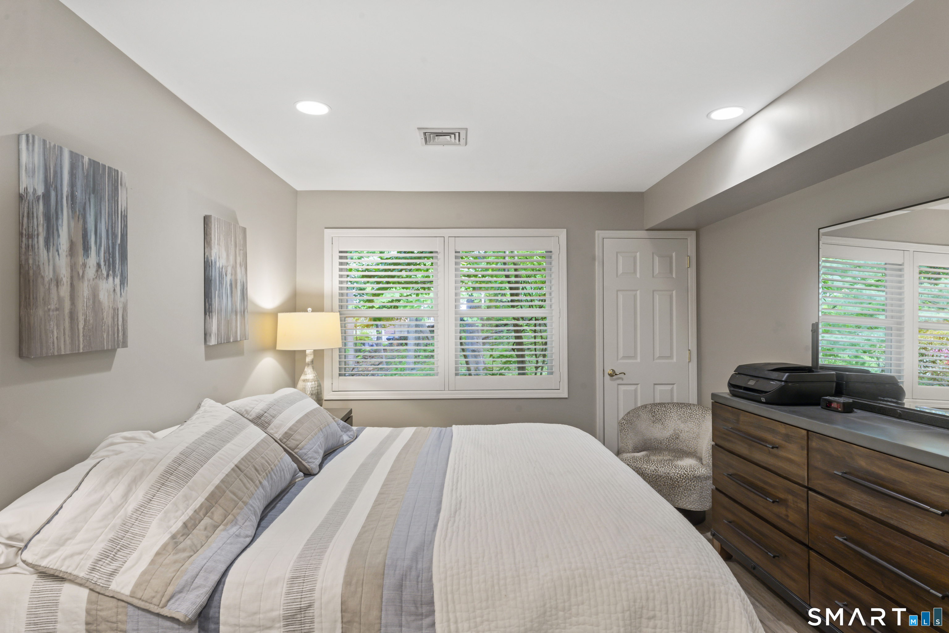 351 Pemberwick Road 818