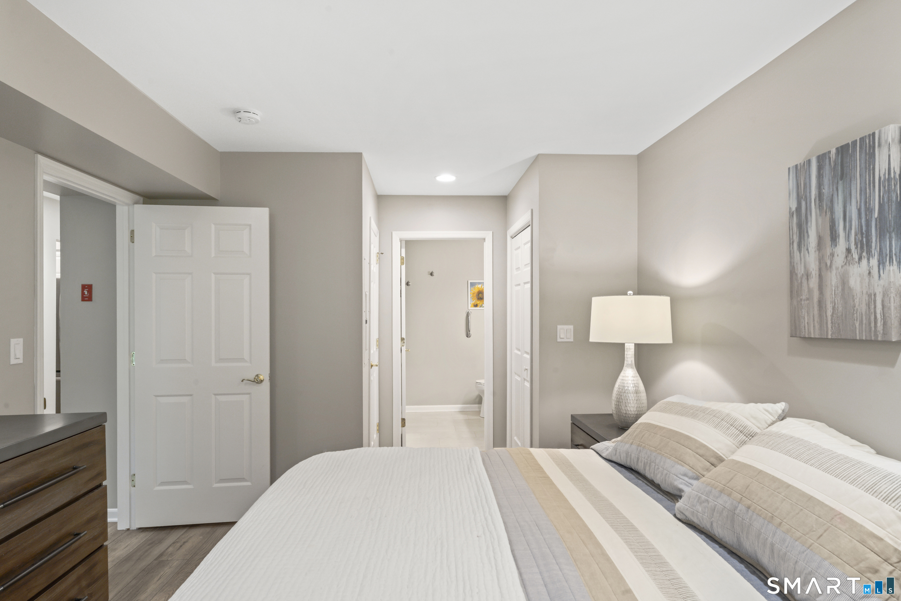 351 Pemberwick Road 818