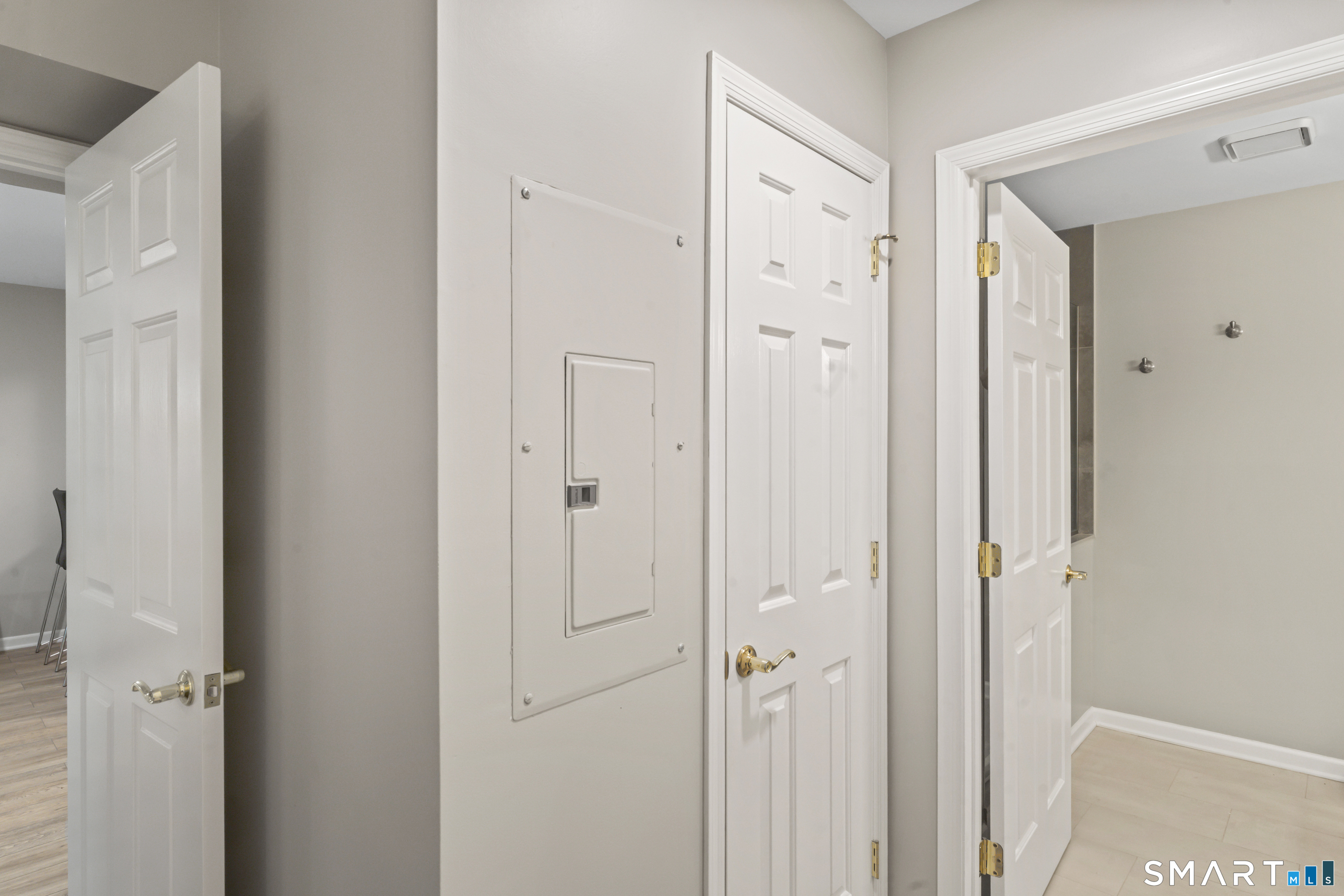 351 Pemberwick Road 818