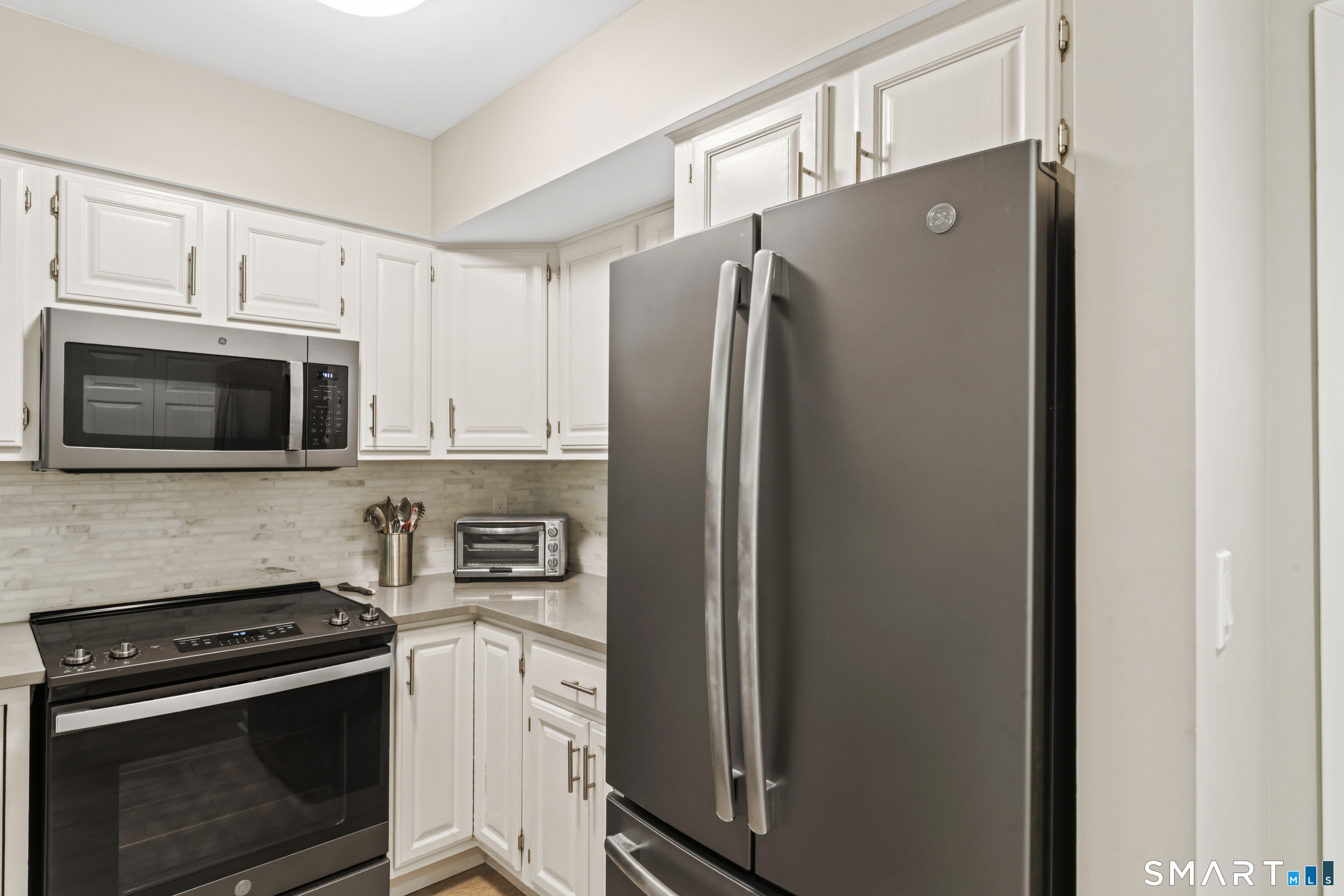 351 Pemberwick Road 818