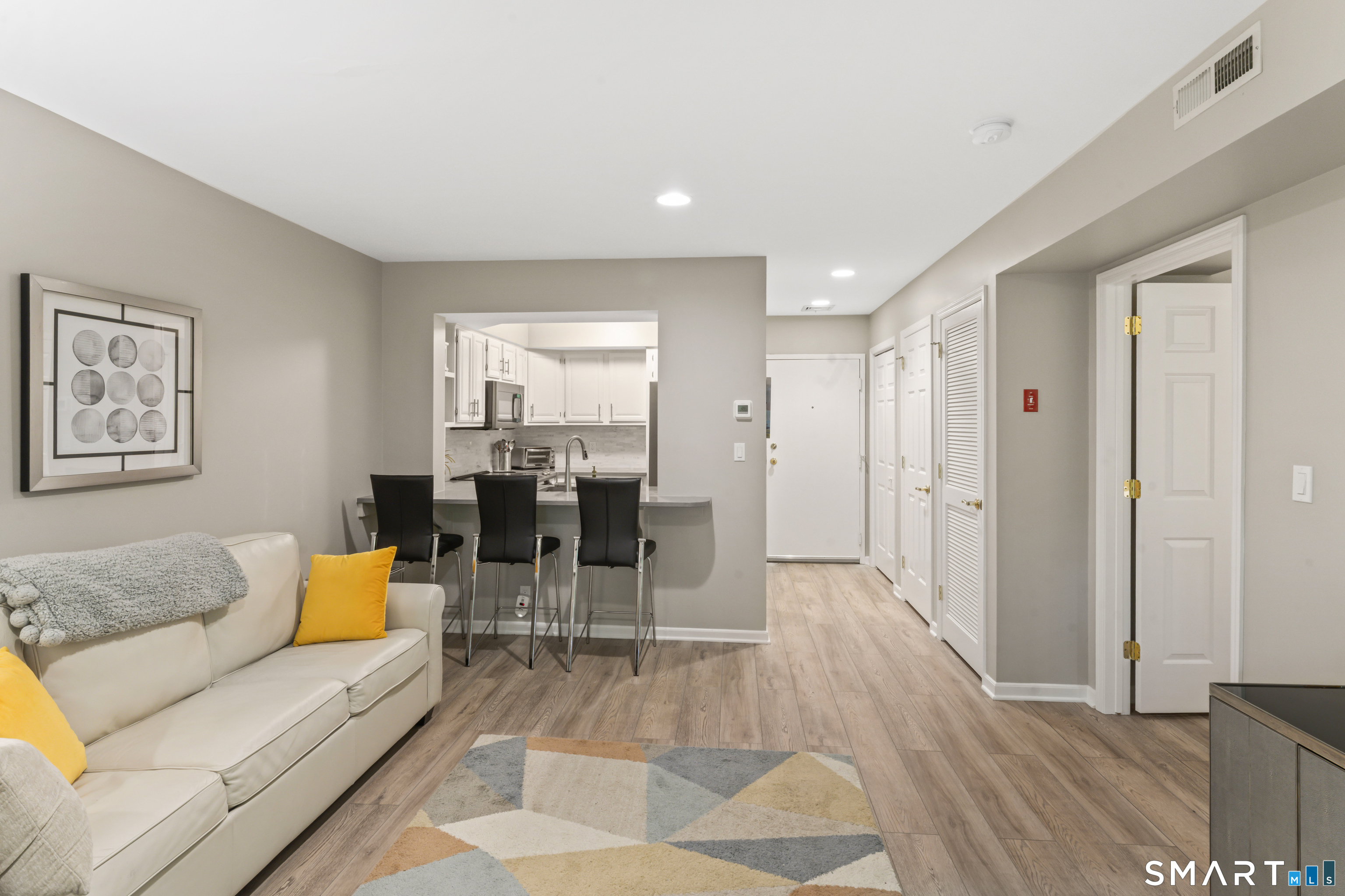 351 Pemberwick Road 818