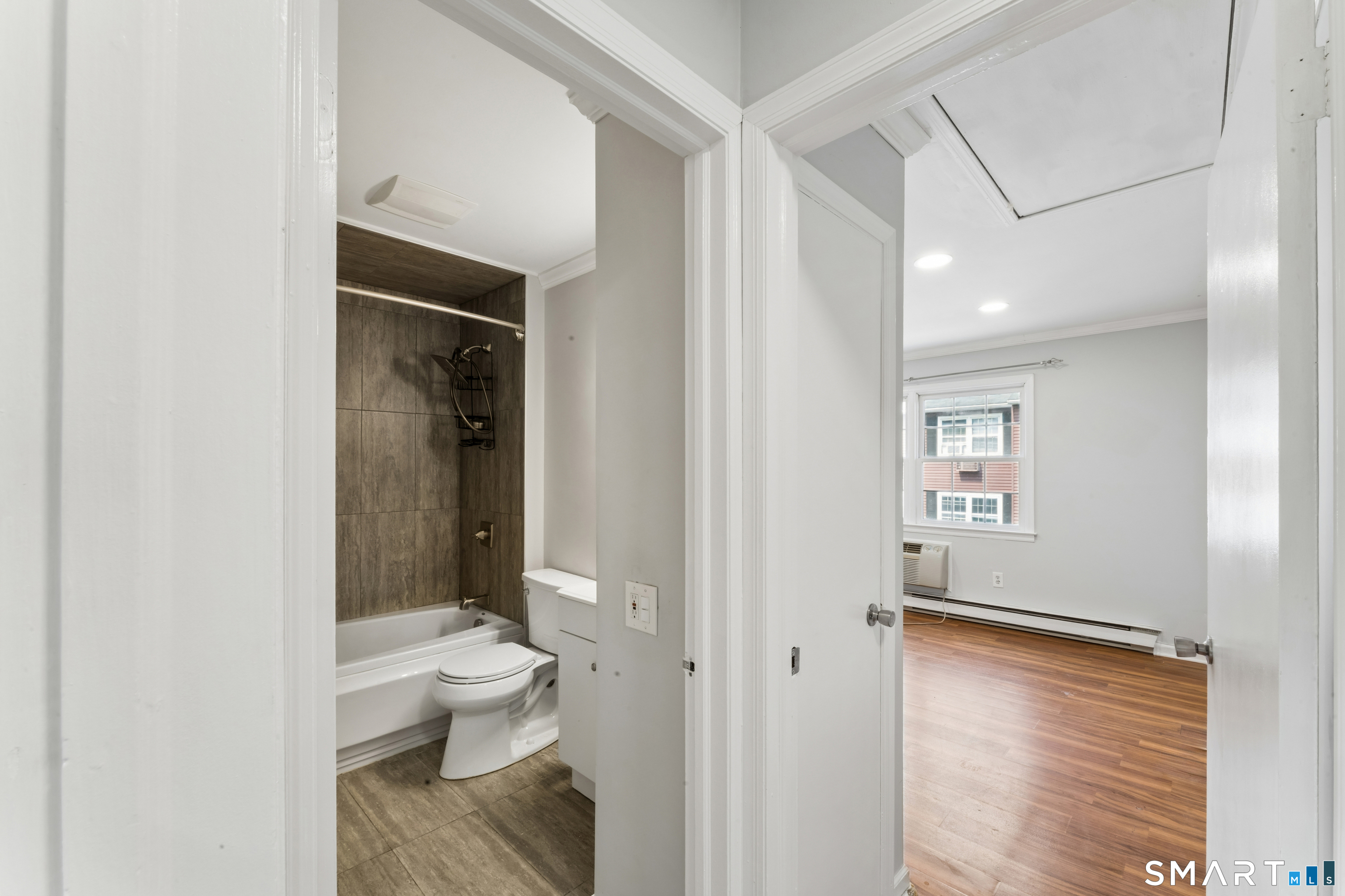 12 Camelot Drive Unit: E1