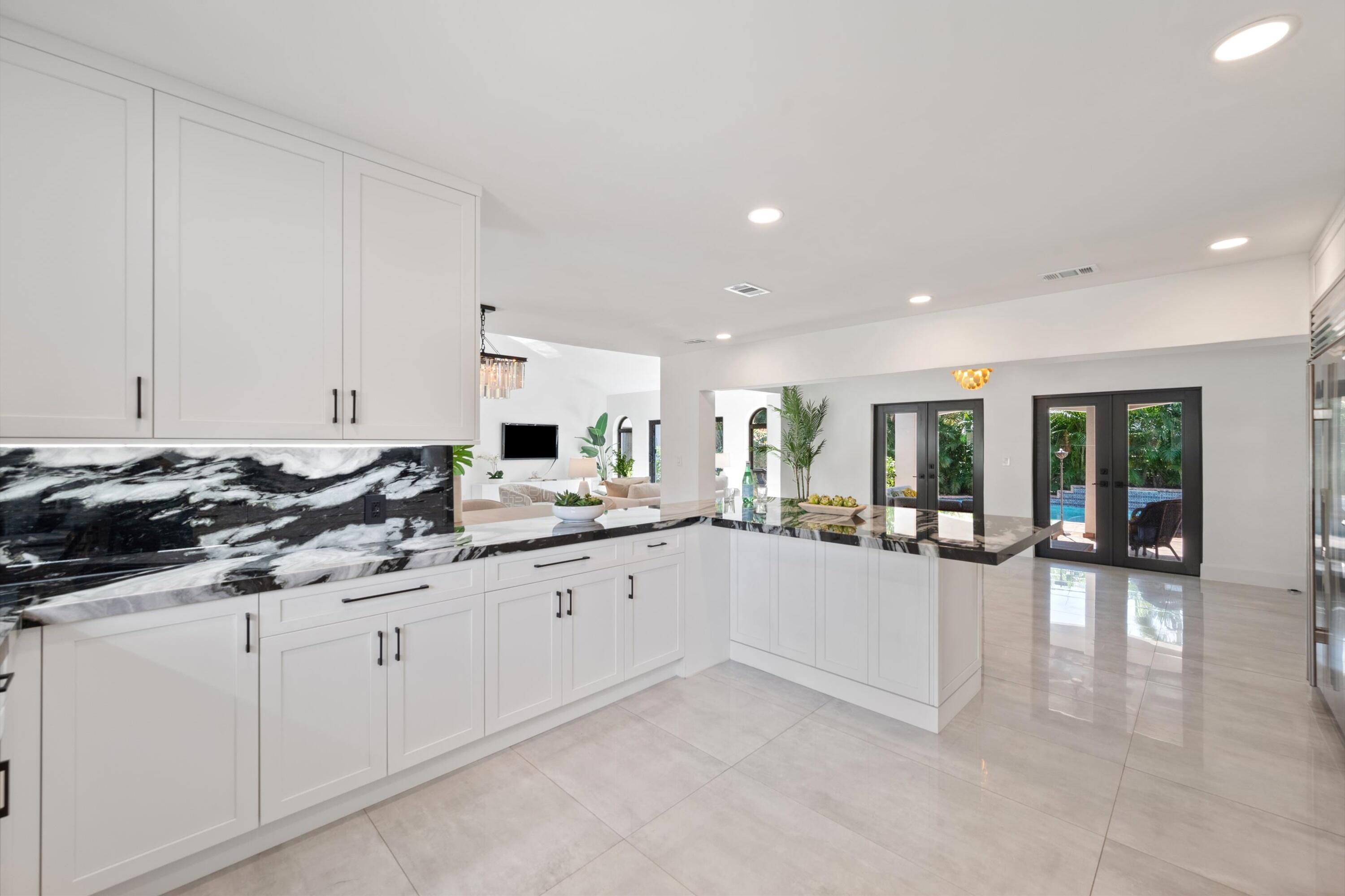 2600 Yacht Club Blvd