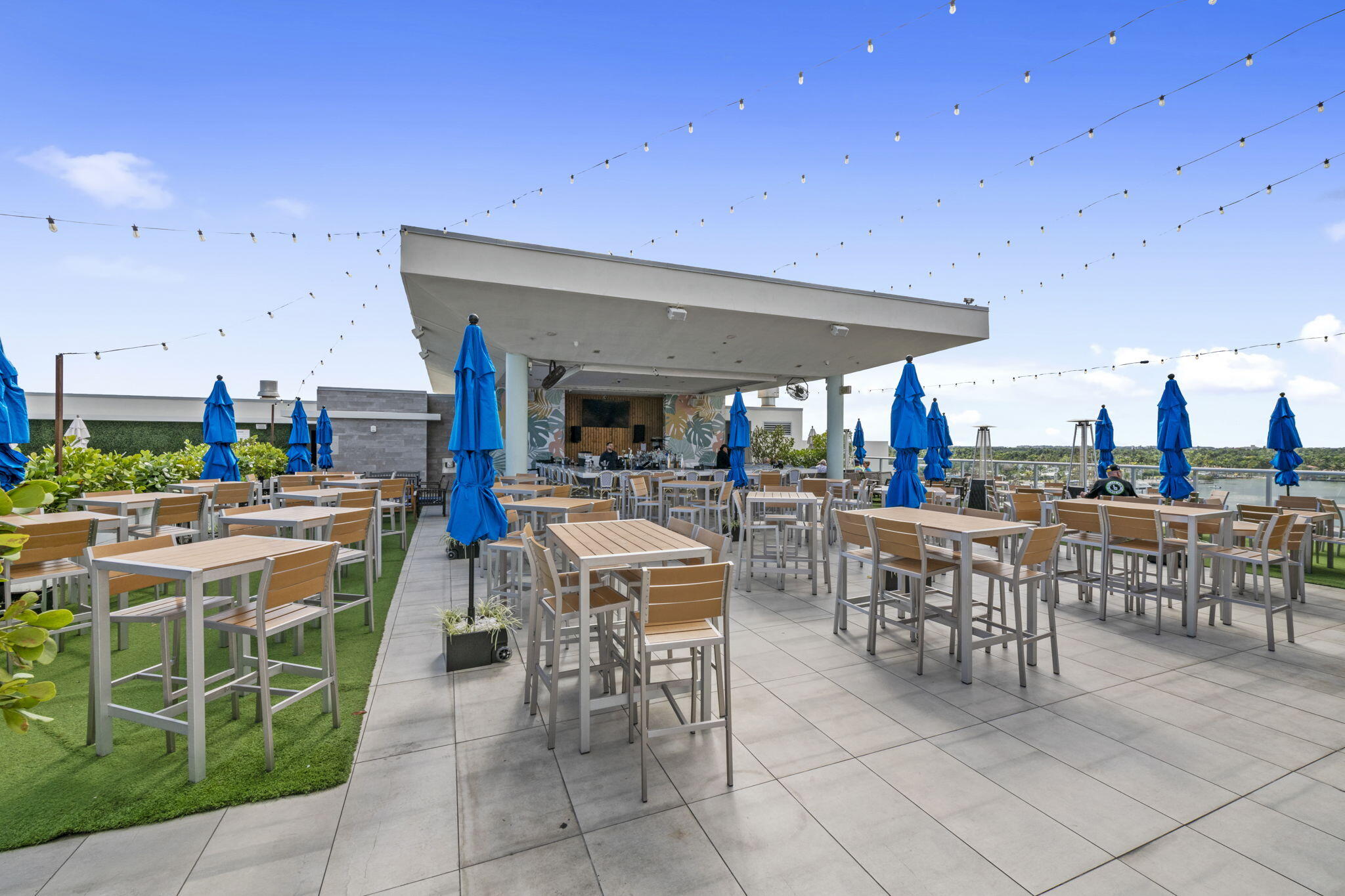 777 N Ocean Drive N407