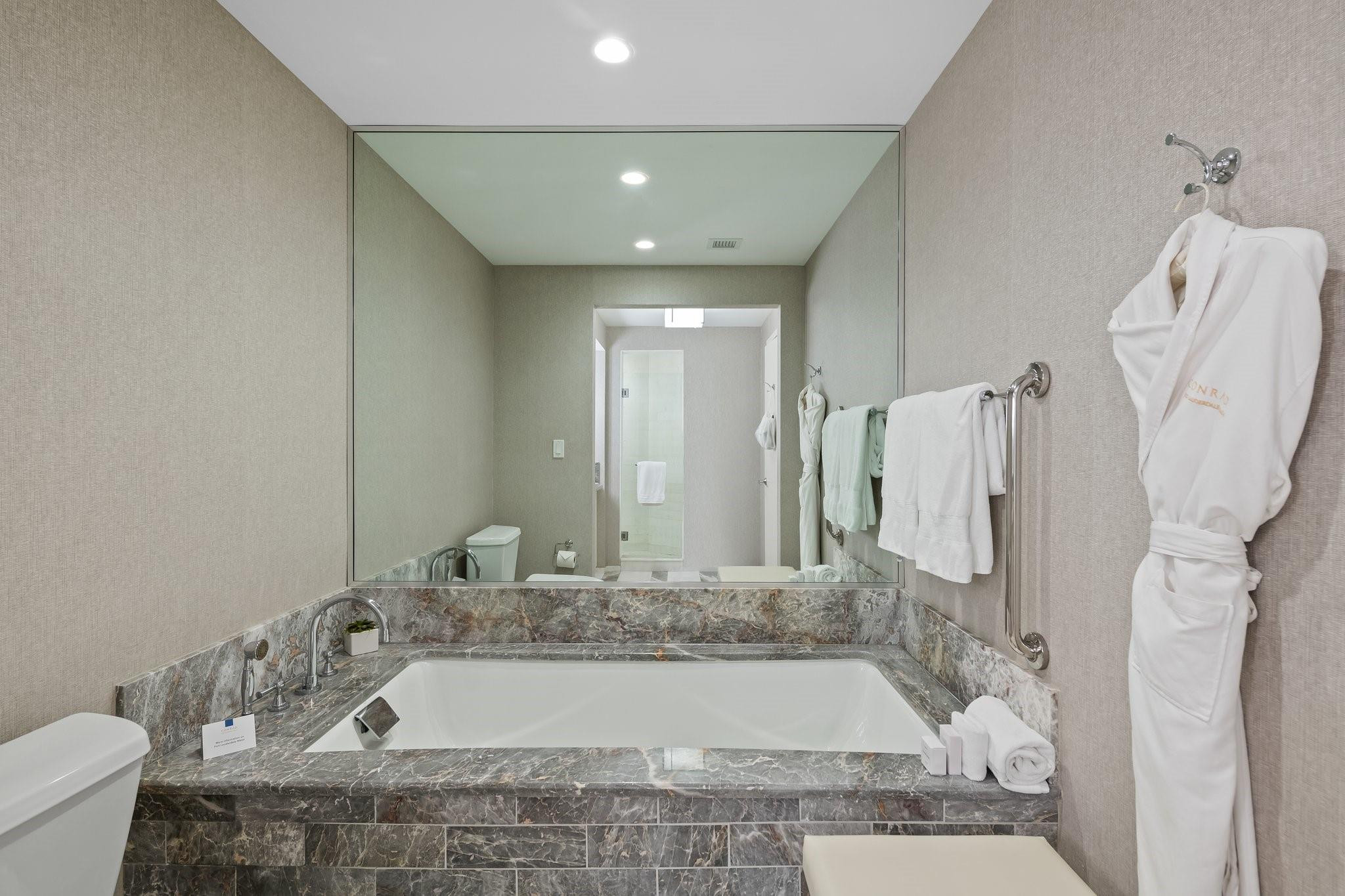 551 N Beach Blvd R2017