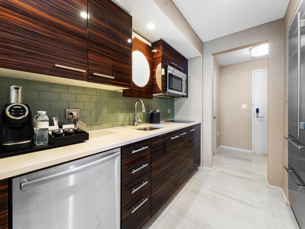 551 N Beach Blvd H1016