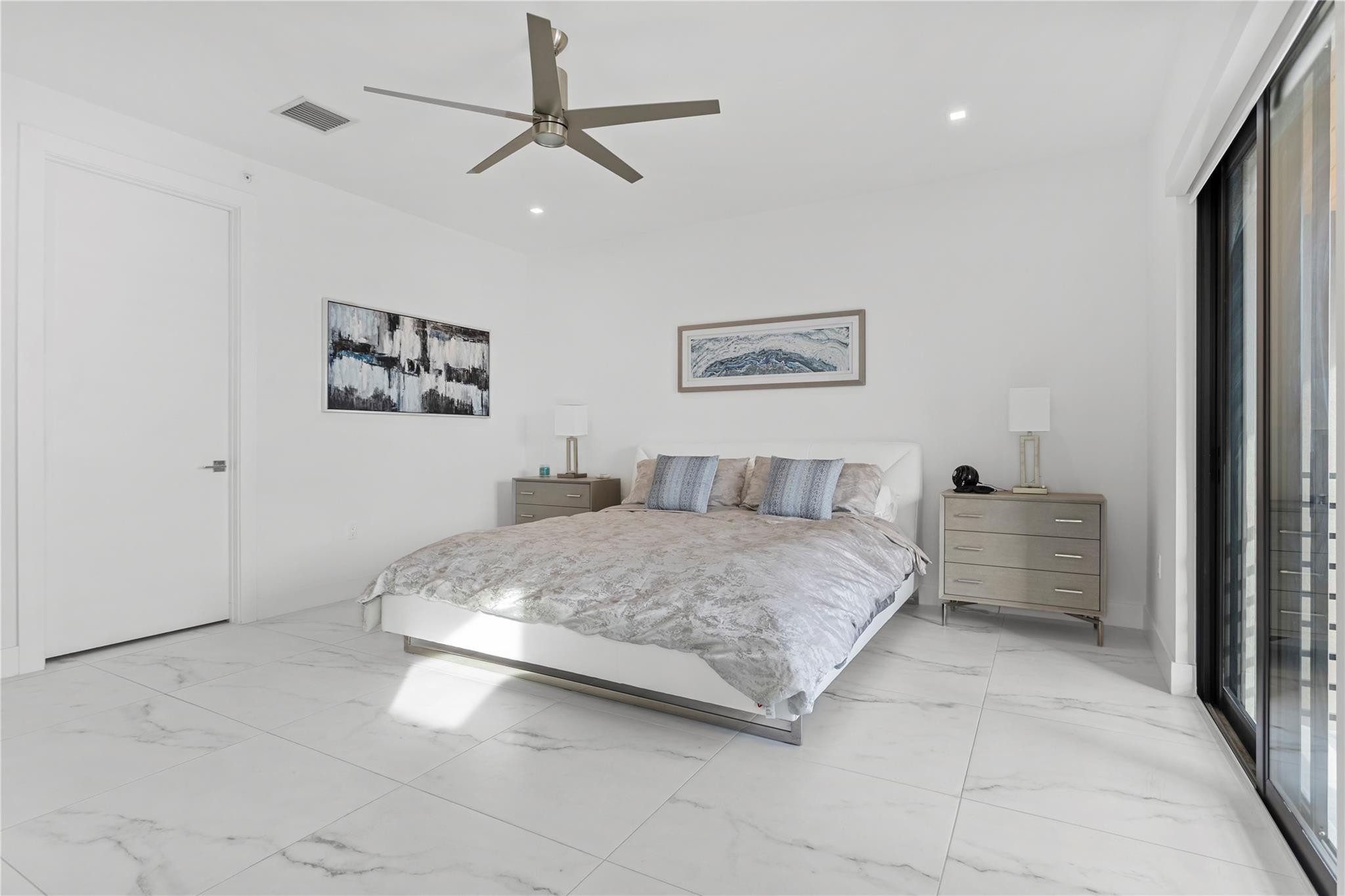 1044 N Victoria Park Rd