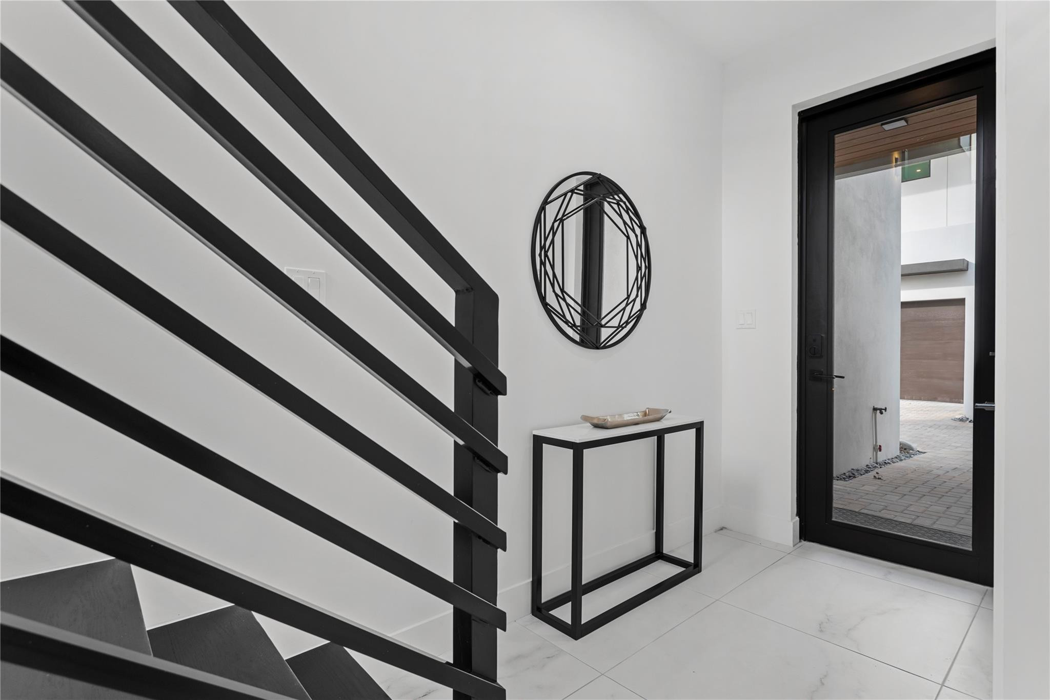 1044 N Victoria Park Rd