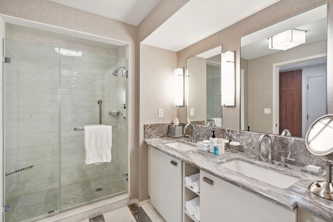 551 N Beach Blvd R2211