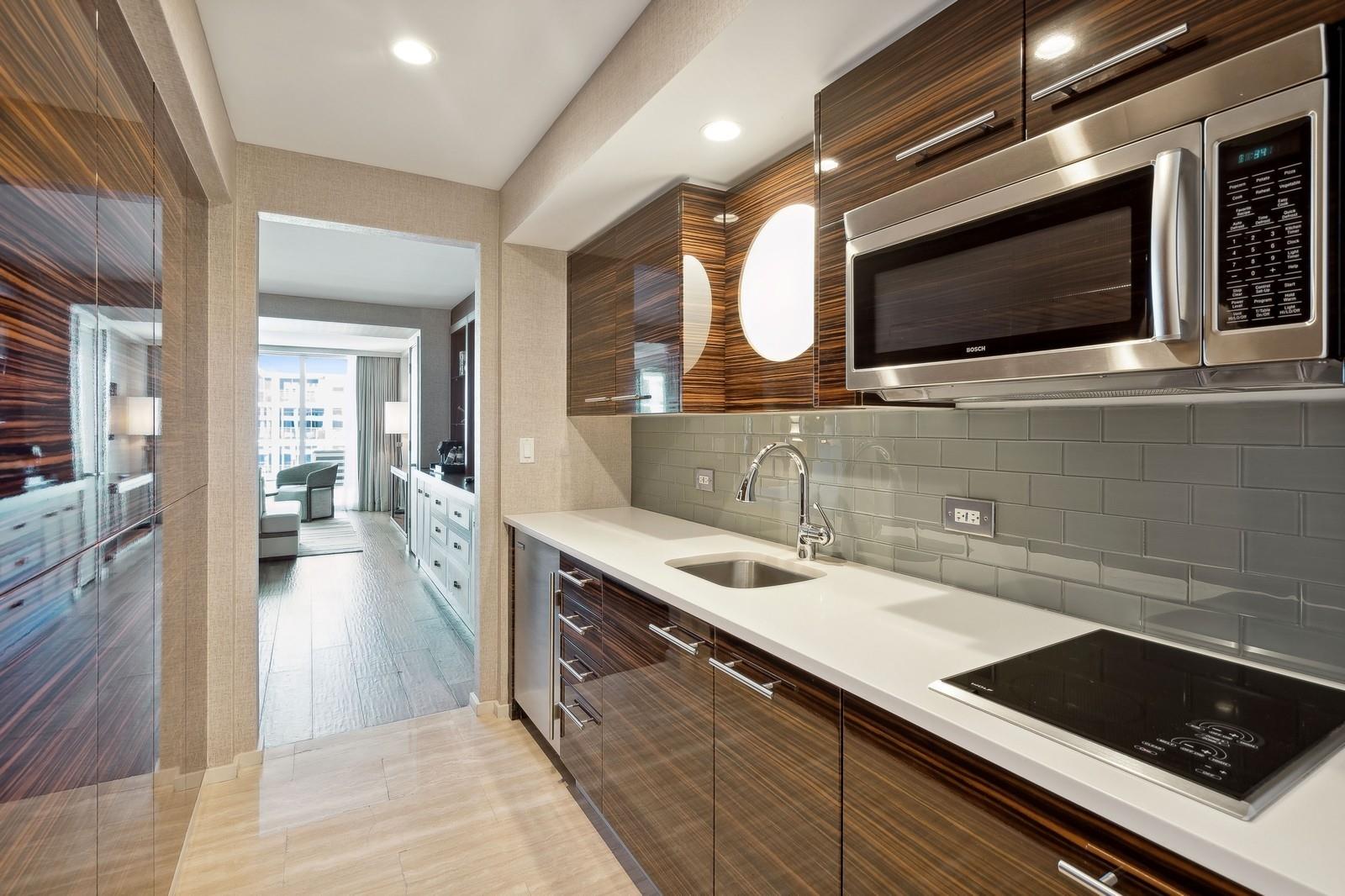 551 N Beach Blvd R2211