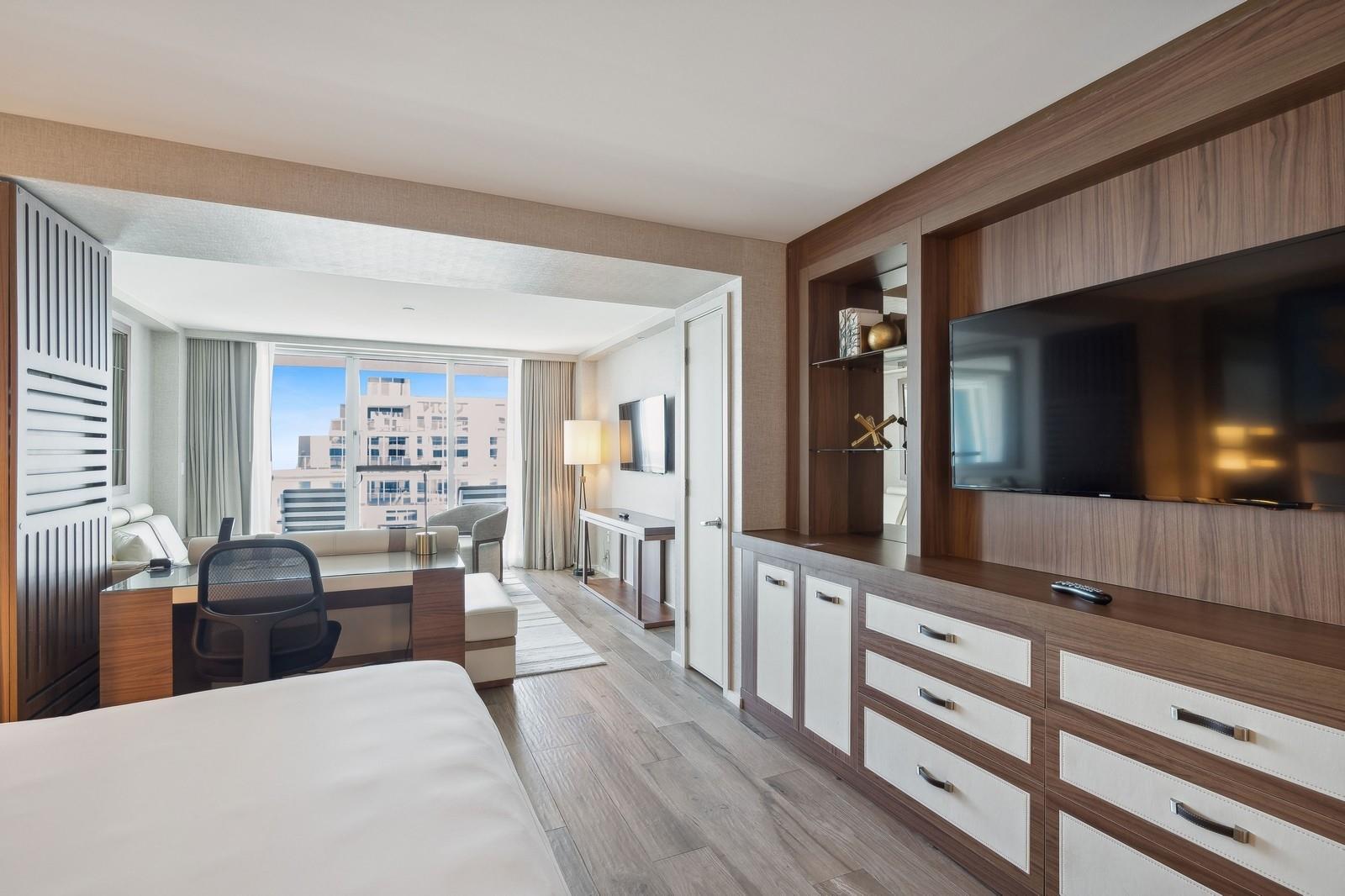 551 N Beach Blvd R2211