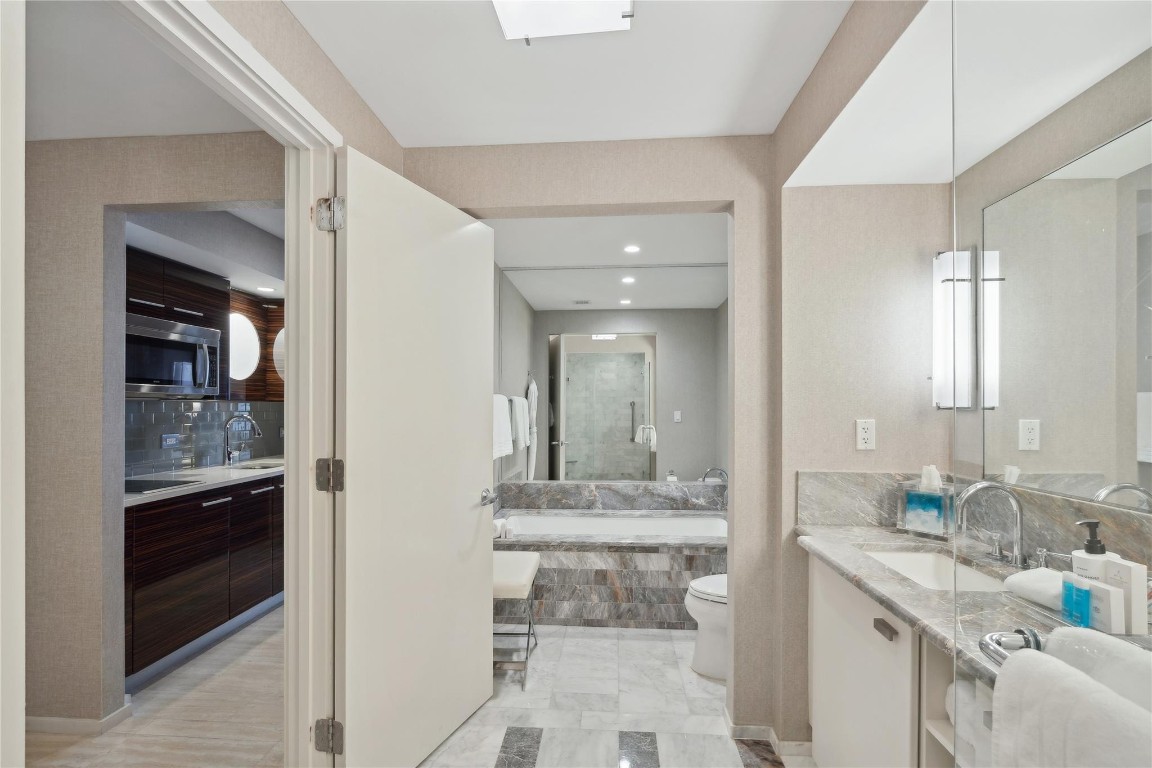 551 N Beach Blvd H1712