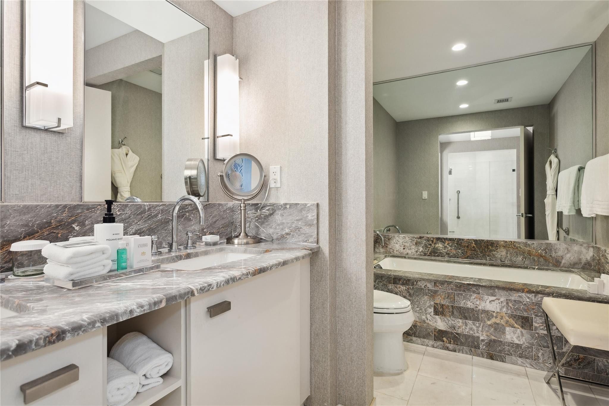 551 N Beach Blvd 2305