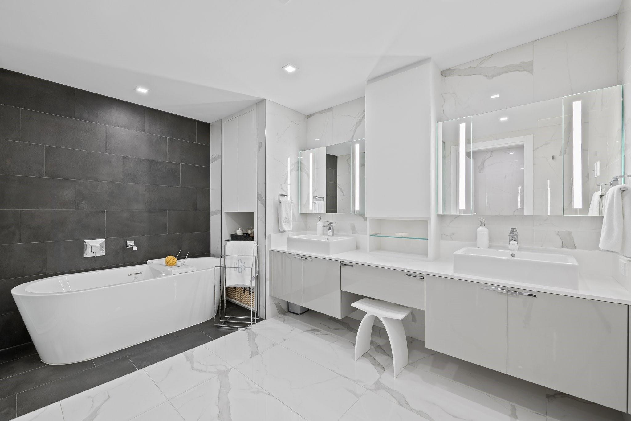 435 Bayshore Dr PH3