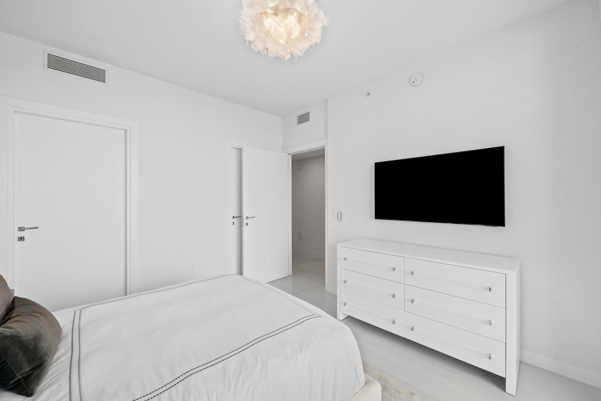 435 Bayshore Dr PH3