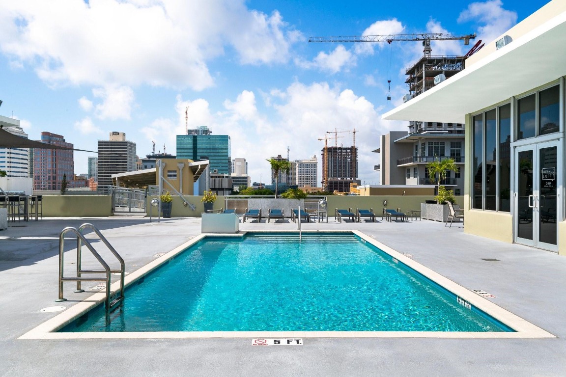 425 N Andrews Ave 206