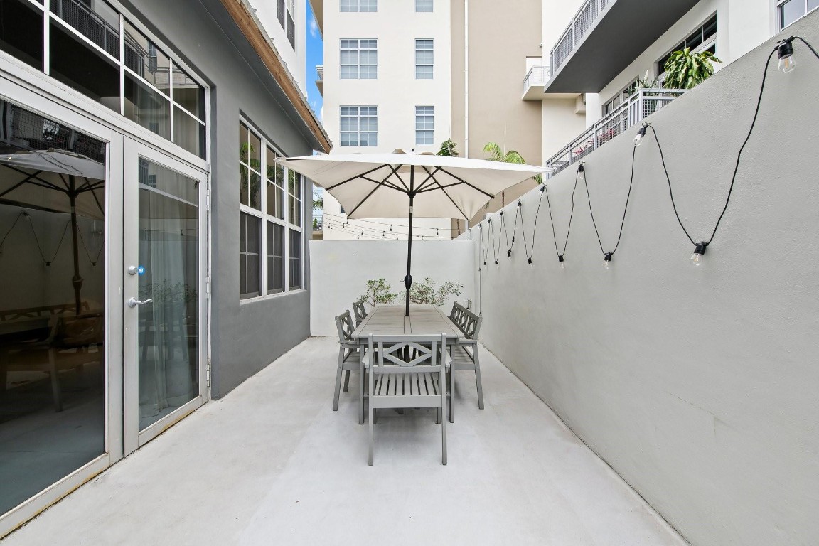 425 N Andrews Ave 206