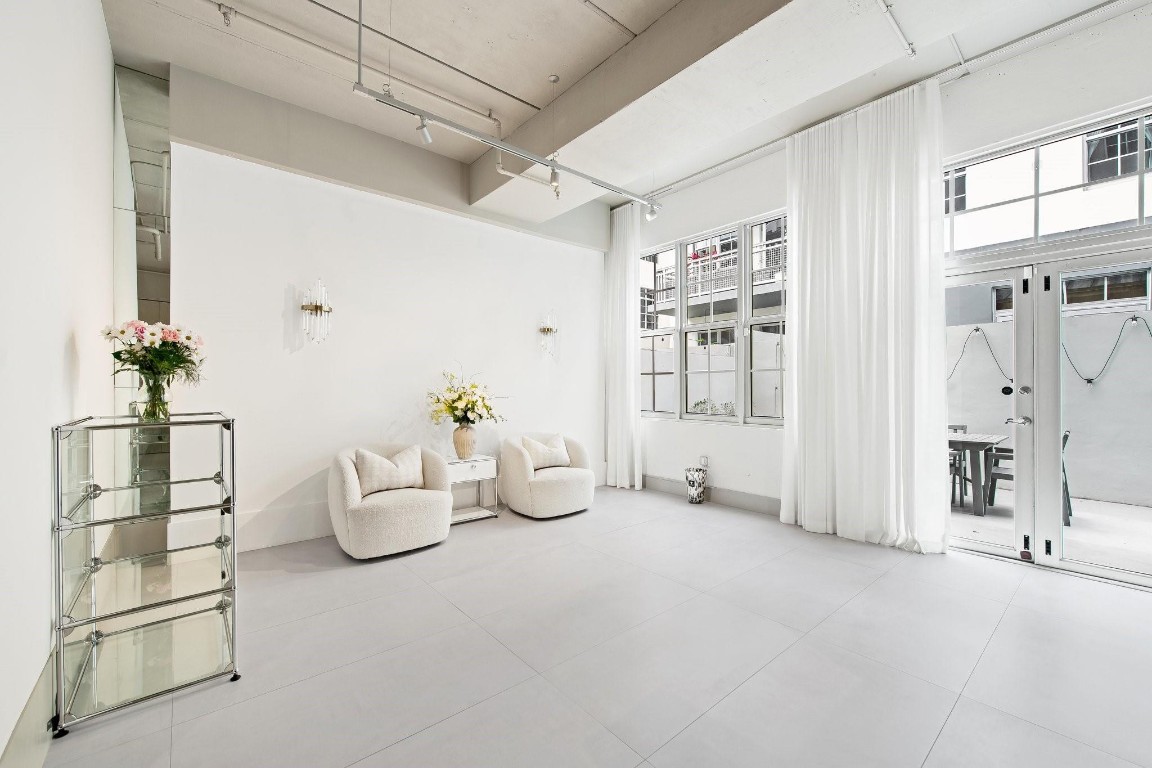 425 N Andrews Ave 206