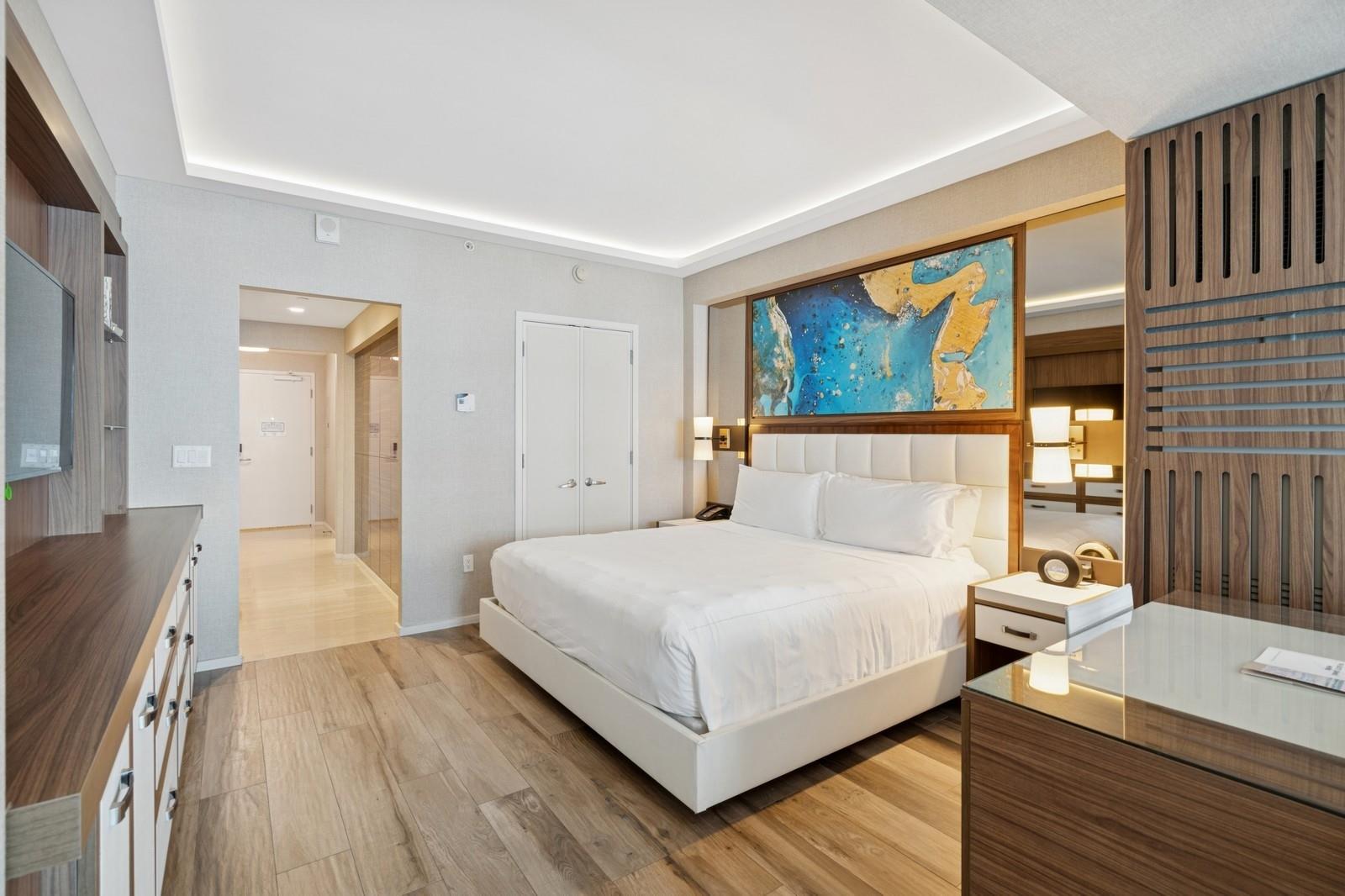 551 N Beach H906