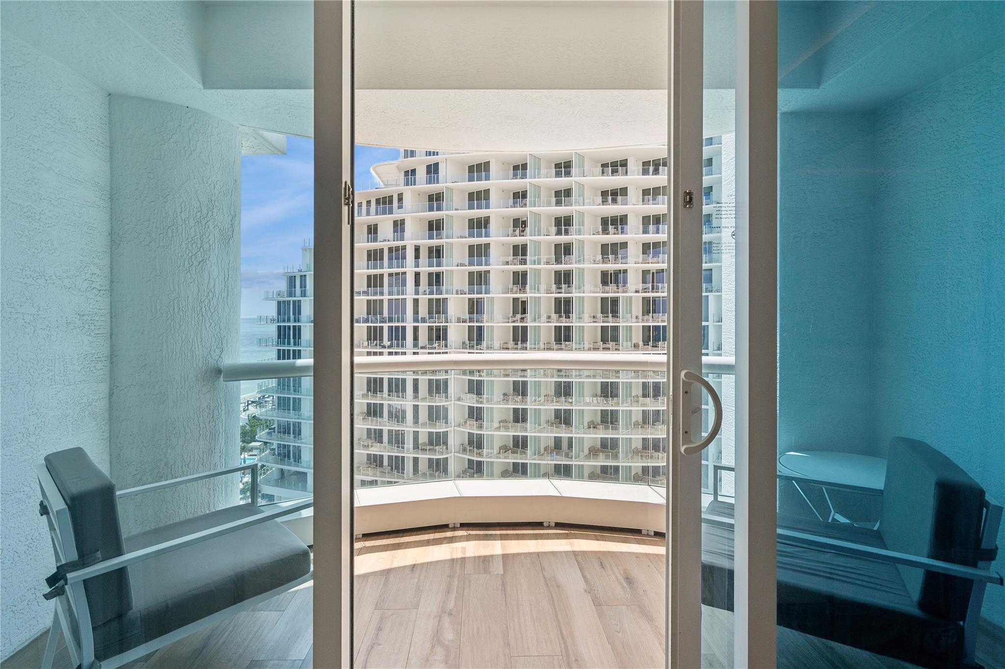 551 N Beach H906