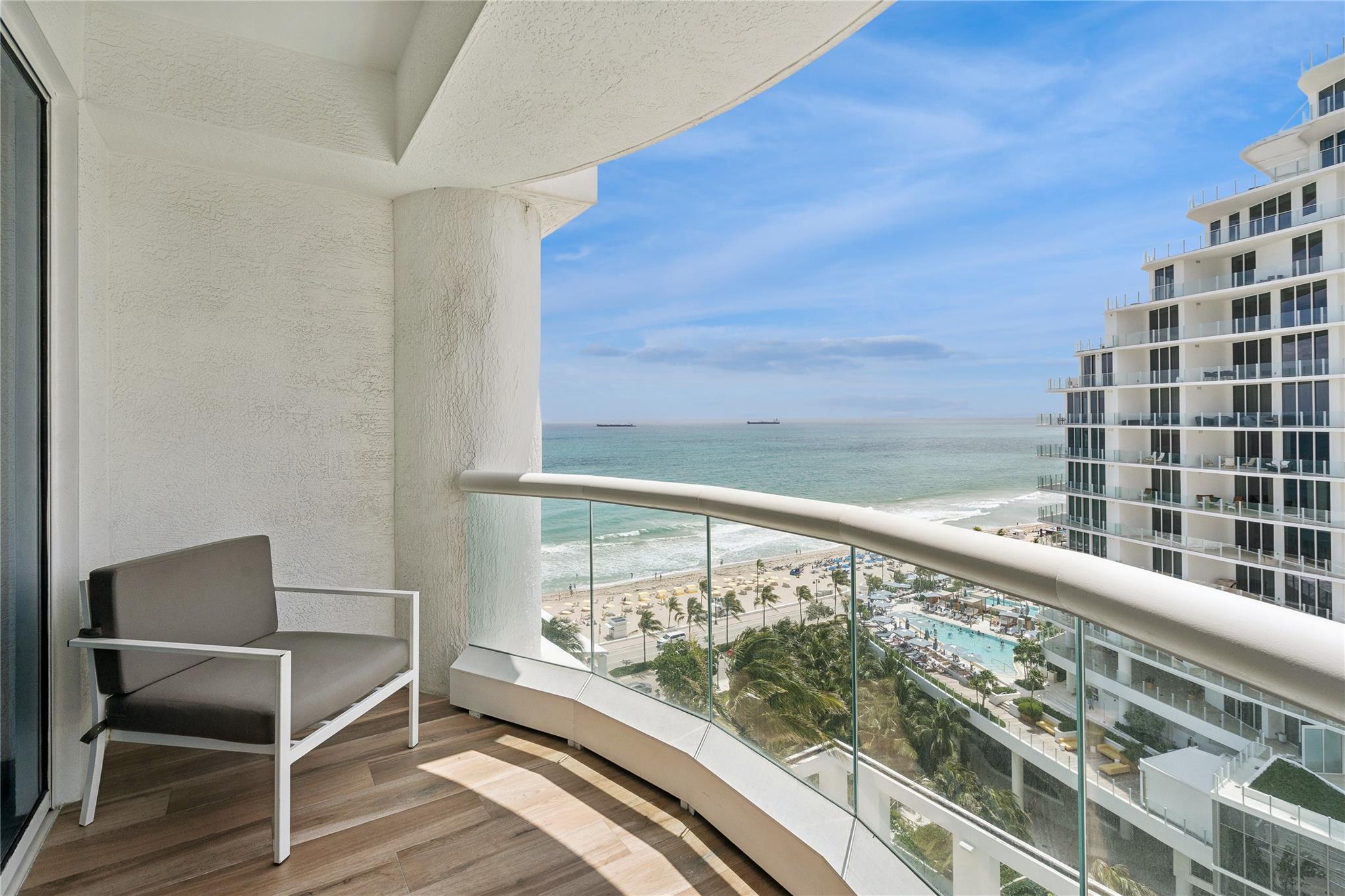 551 N Beach H906