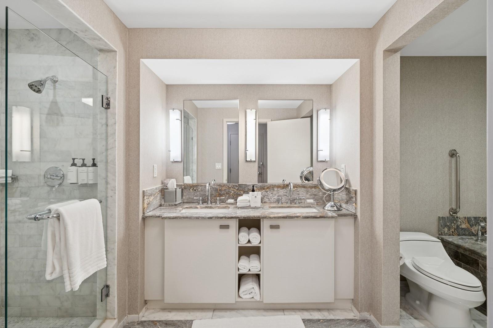 551 N Beach H906