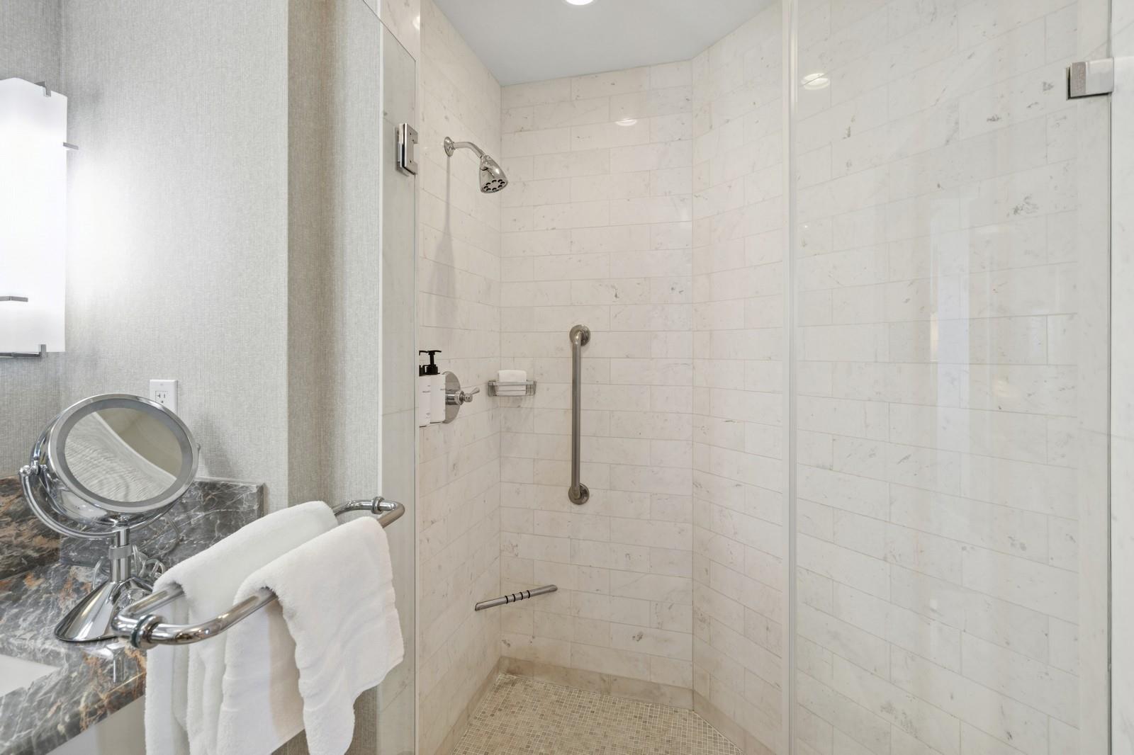 551 N Beach Blvd R1902