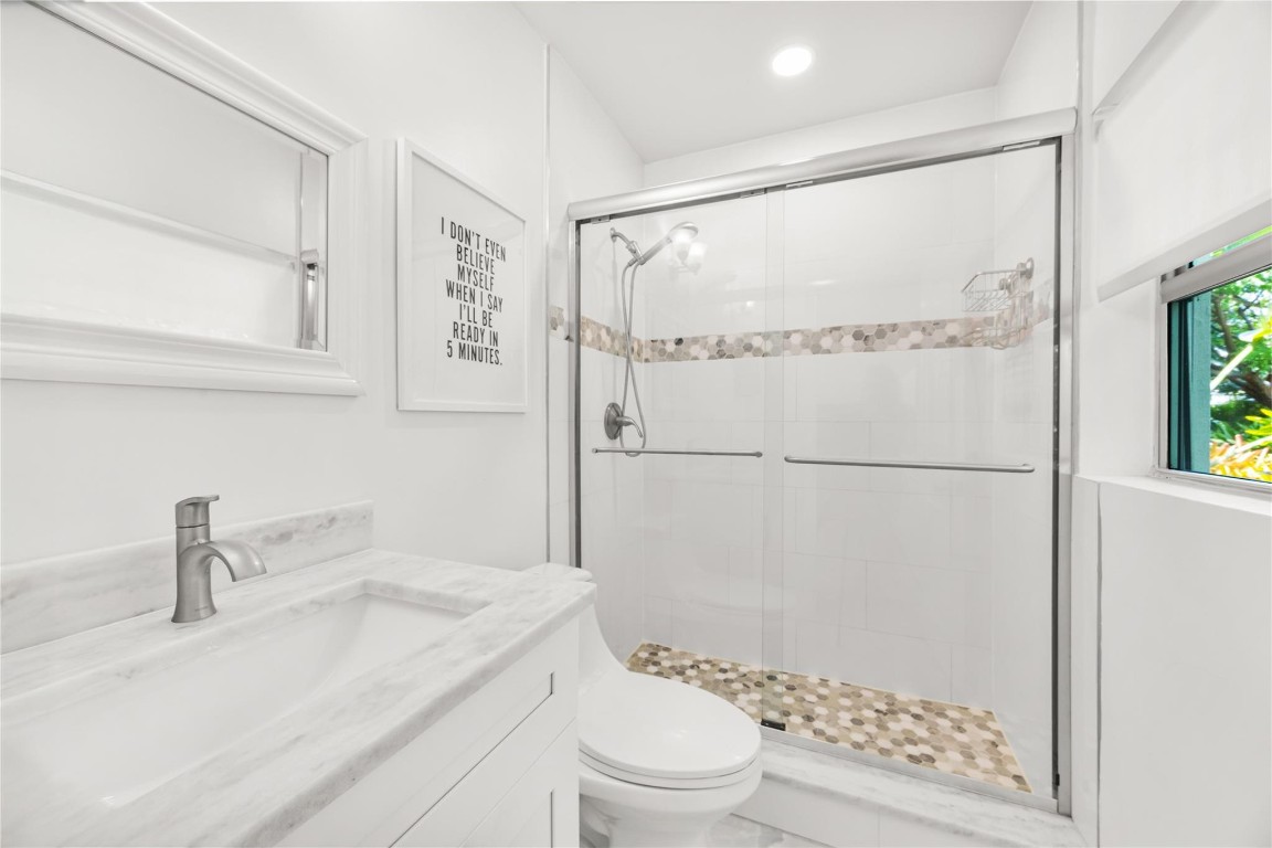 2520 Yacht Club Blvd