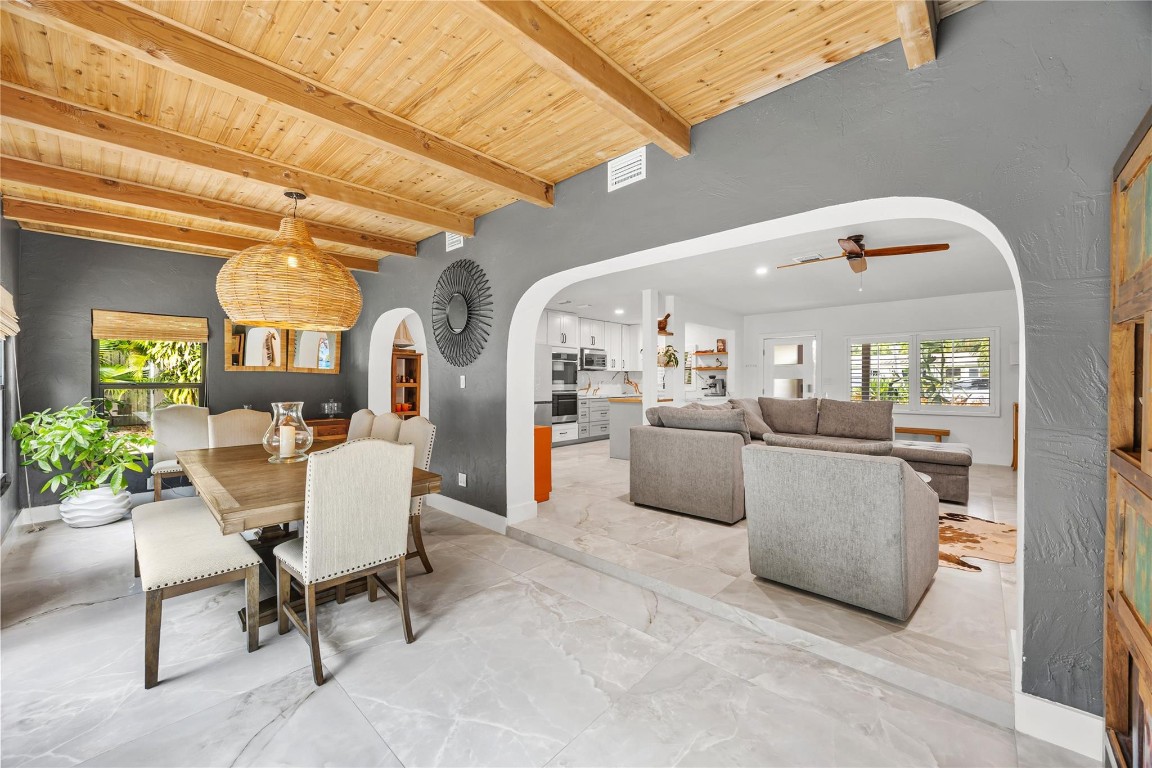 2520 Yacht Club Blvd