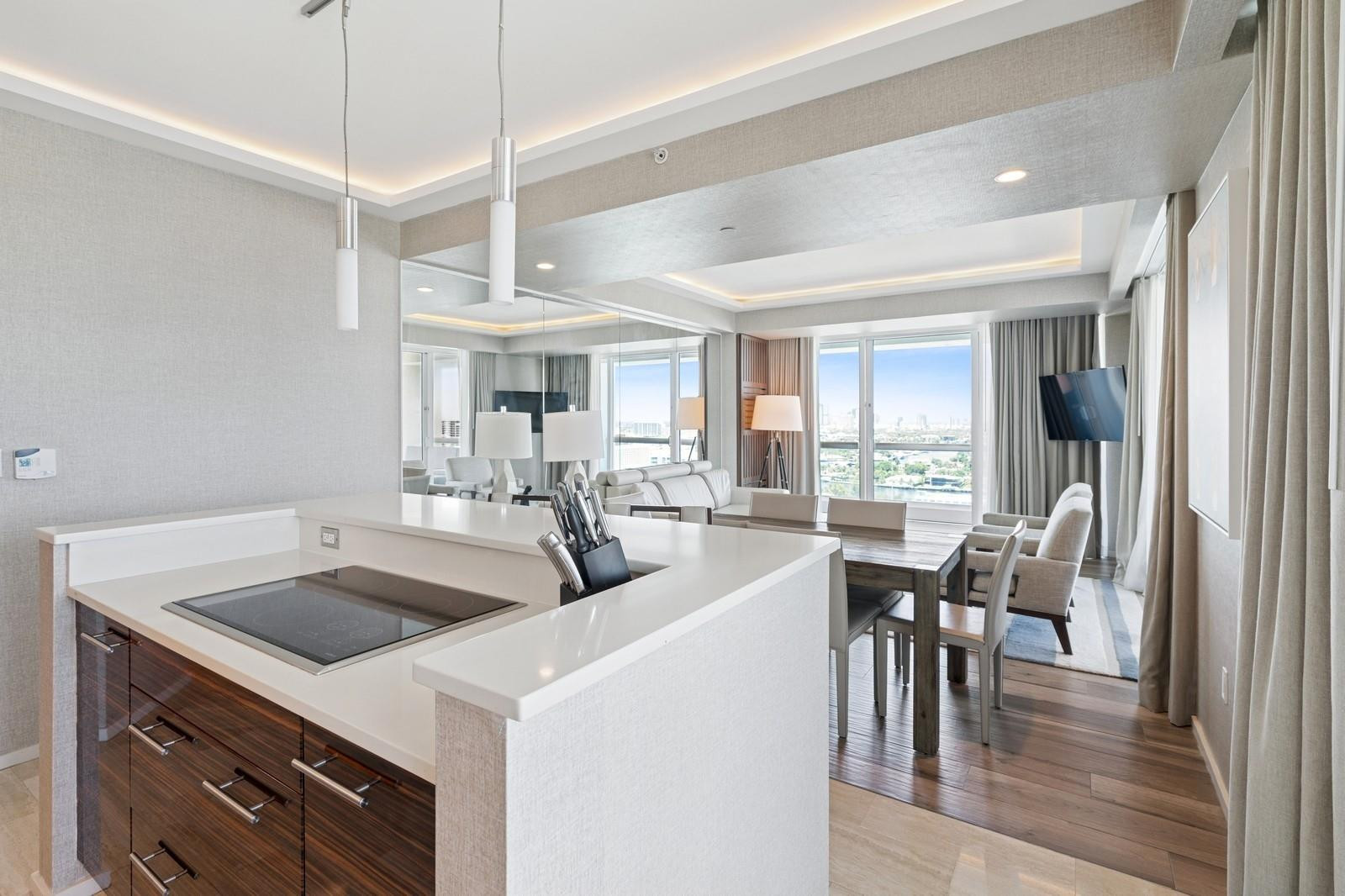 551 N Fort Lauderdale Beach Blvd R1902