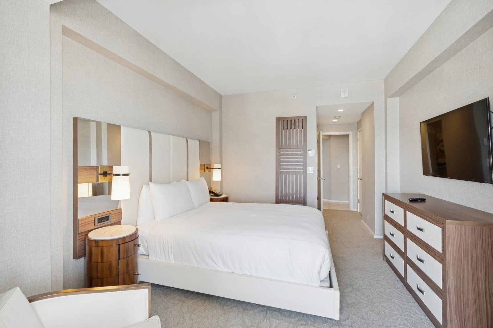 551 N Fort Lauderdale Beach Blvd R1902